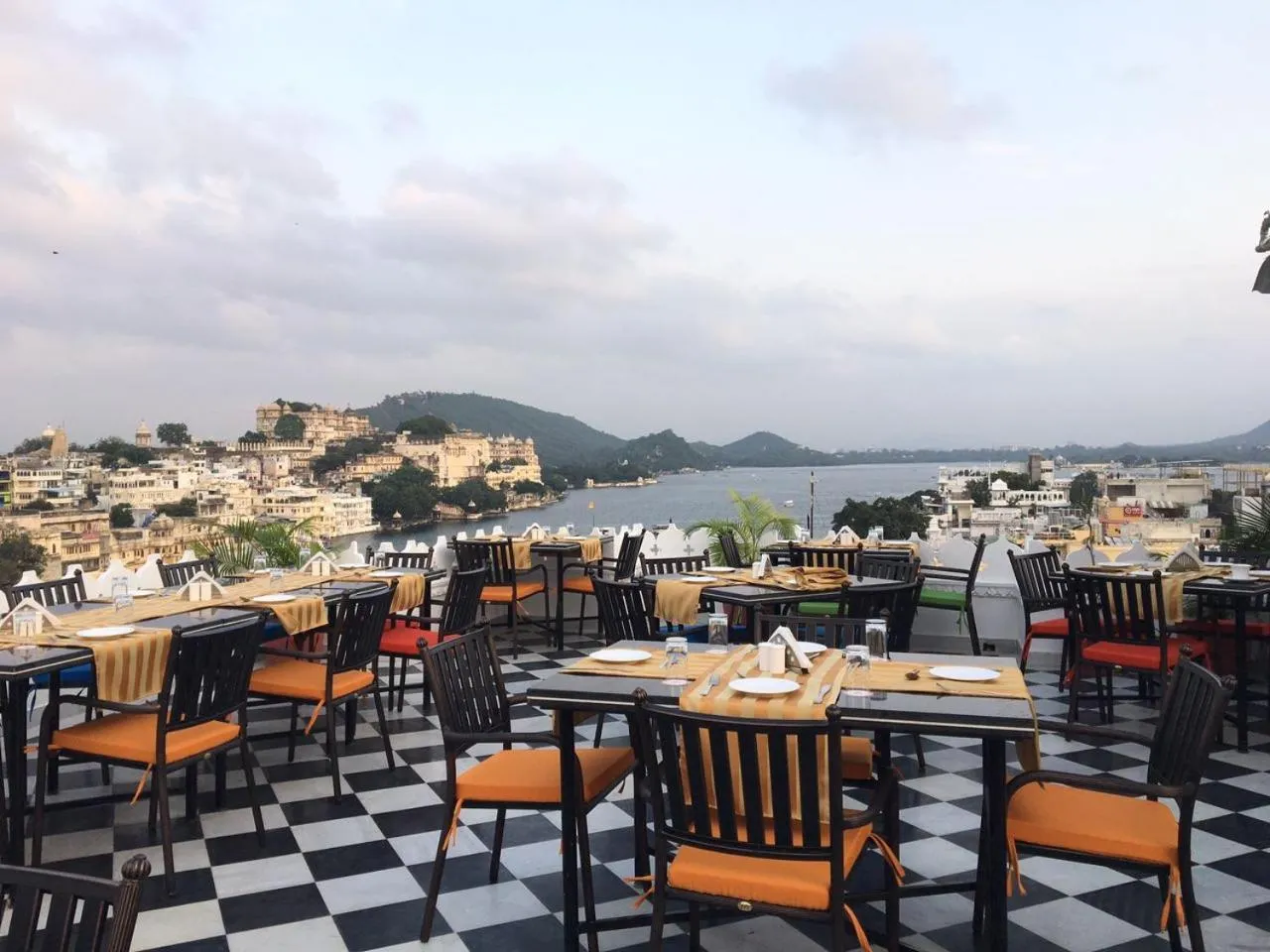 Restaurant/places to eat in Karohi Haveli - A Heritage Hotel