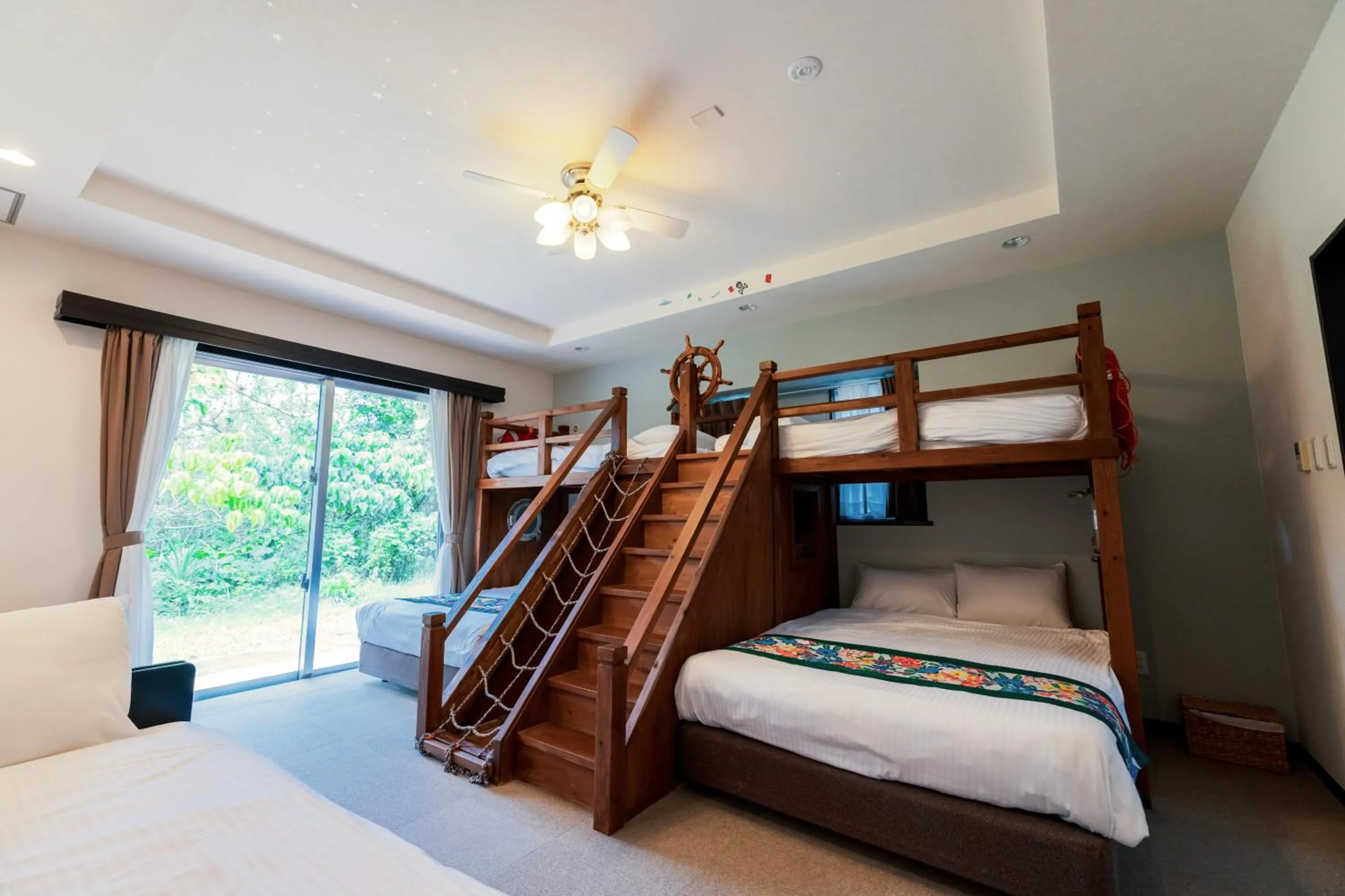 Photo of the whole room, Bed in Scallop Beach Condominium