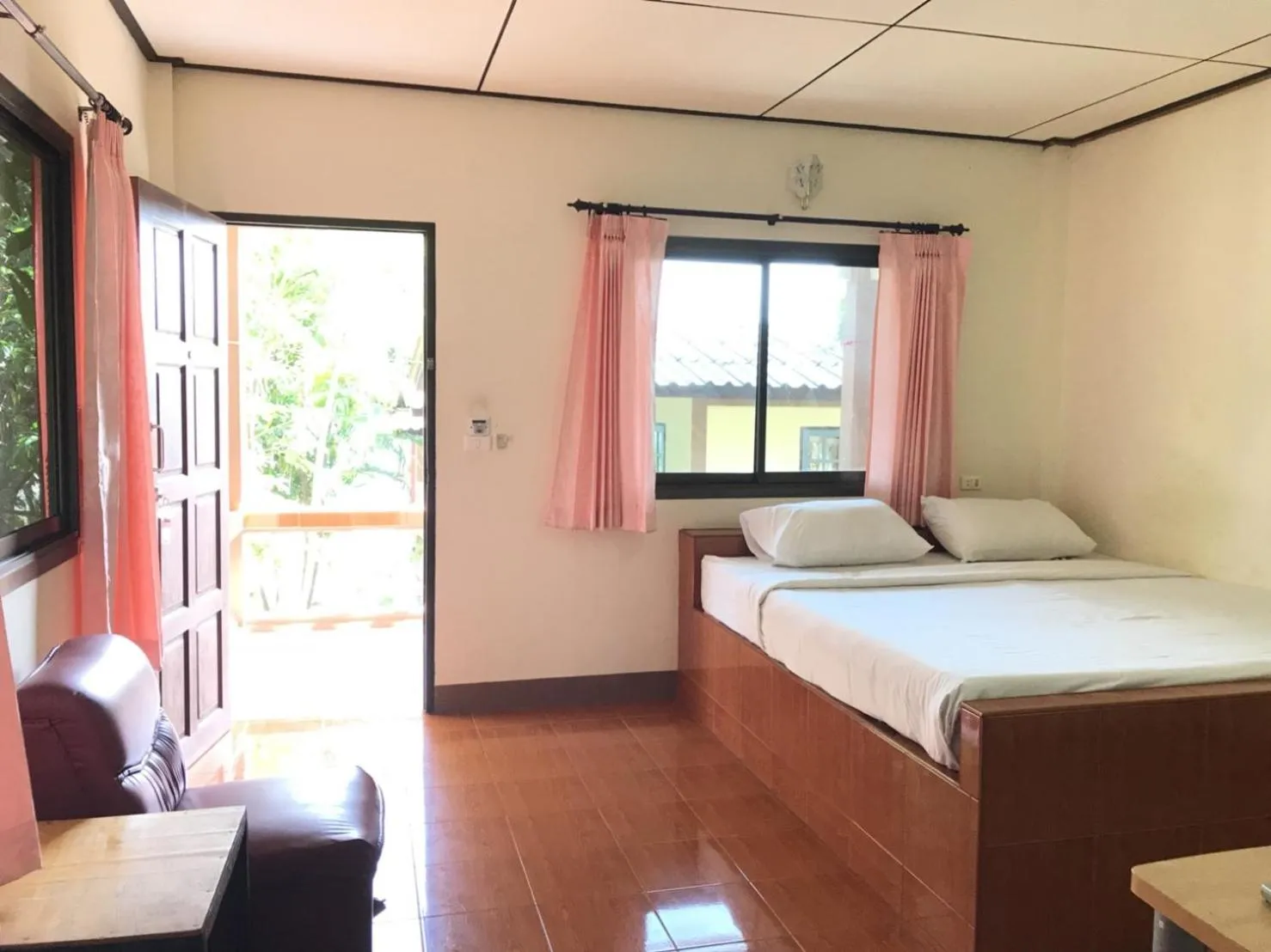 Photo of the whole room in Paradise Lamai Bungalow