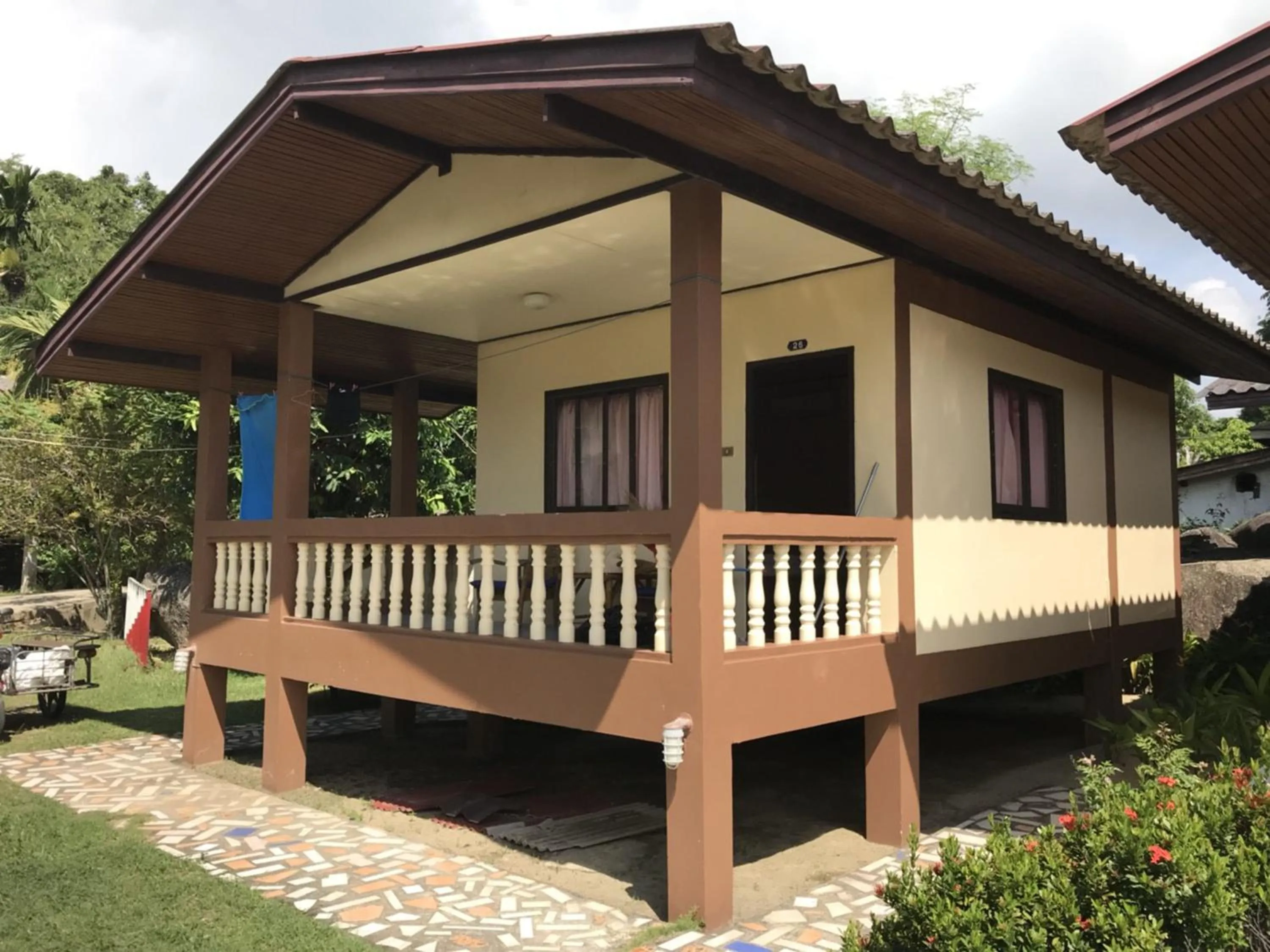 Photo of the whole room, Property Building in Paradise Lamai Bungalow