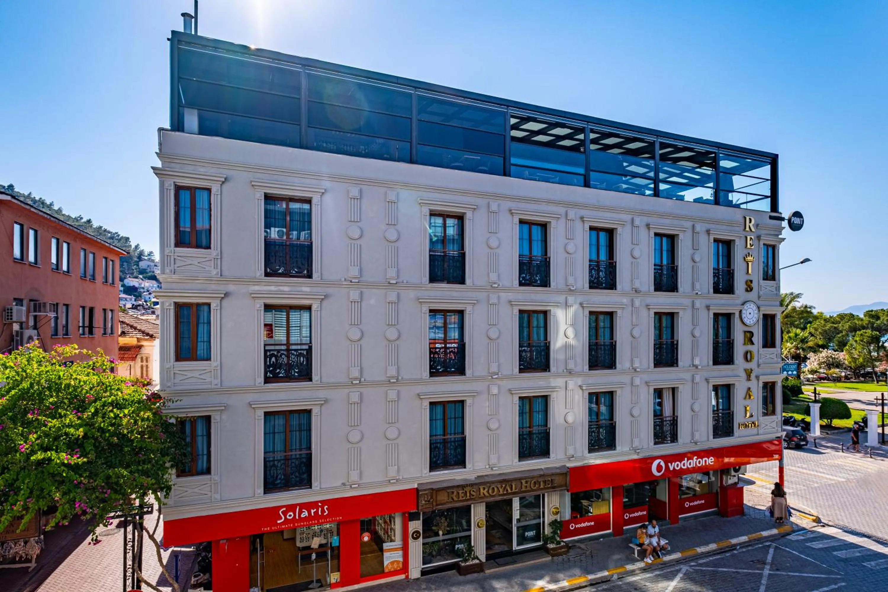 Property building in Reis Royal Hotel