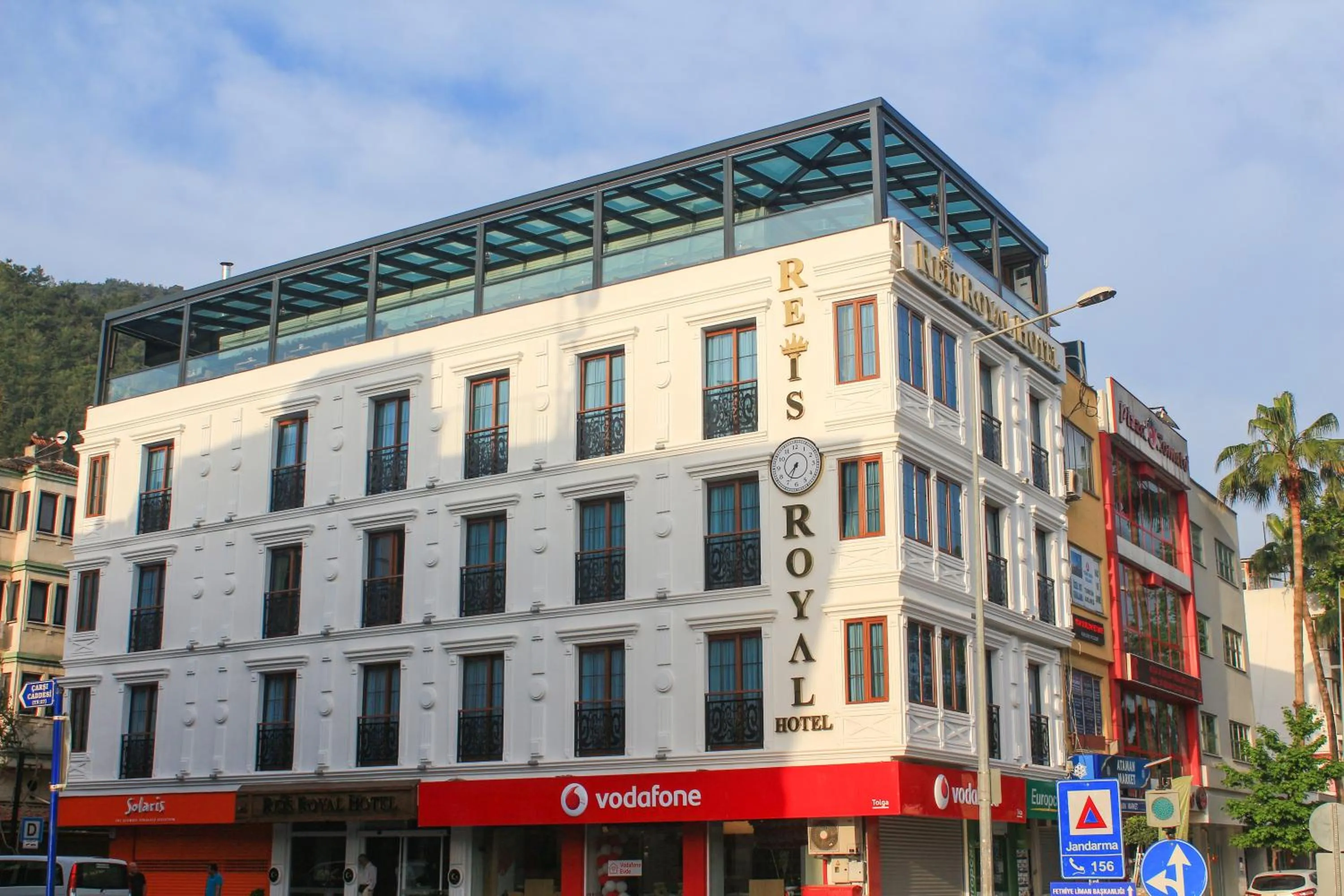 Property building in Reis Royal Hotel