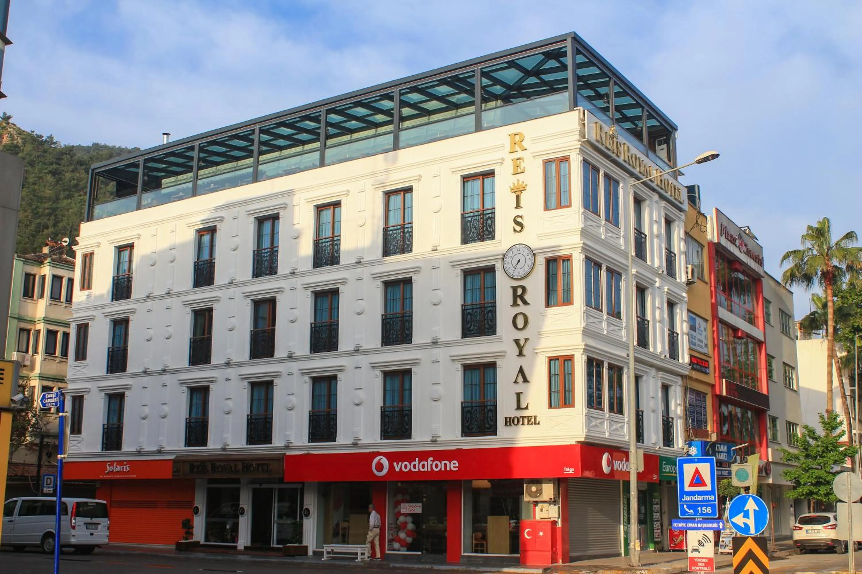 Property building in Reis Royal Hotel