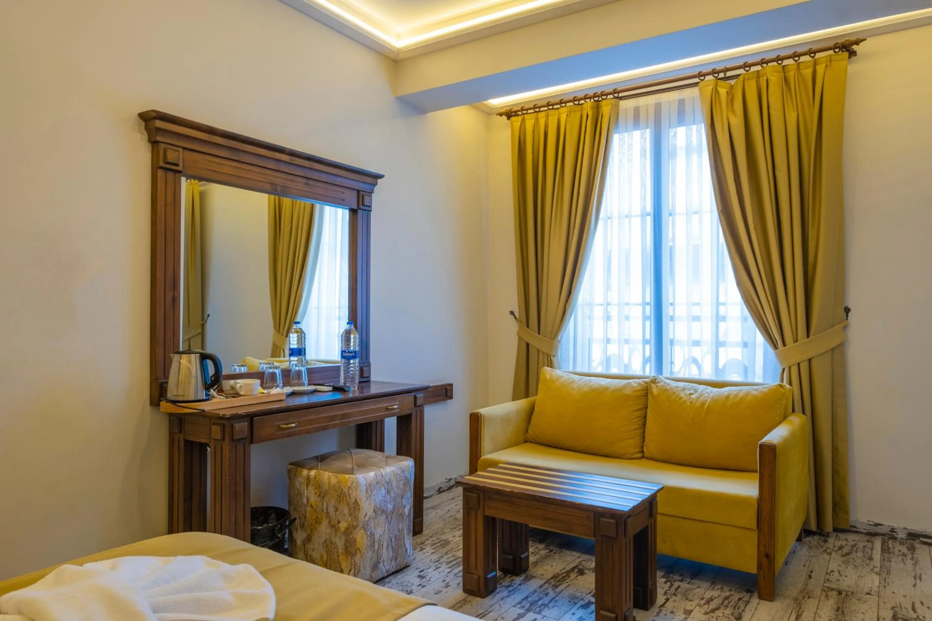 Bed in Reis Royal Hotel