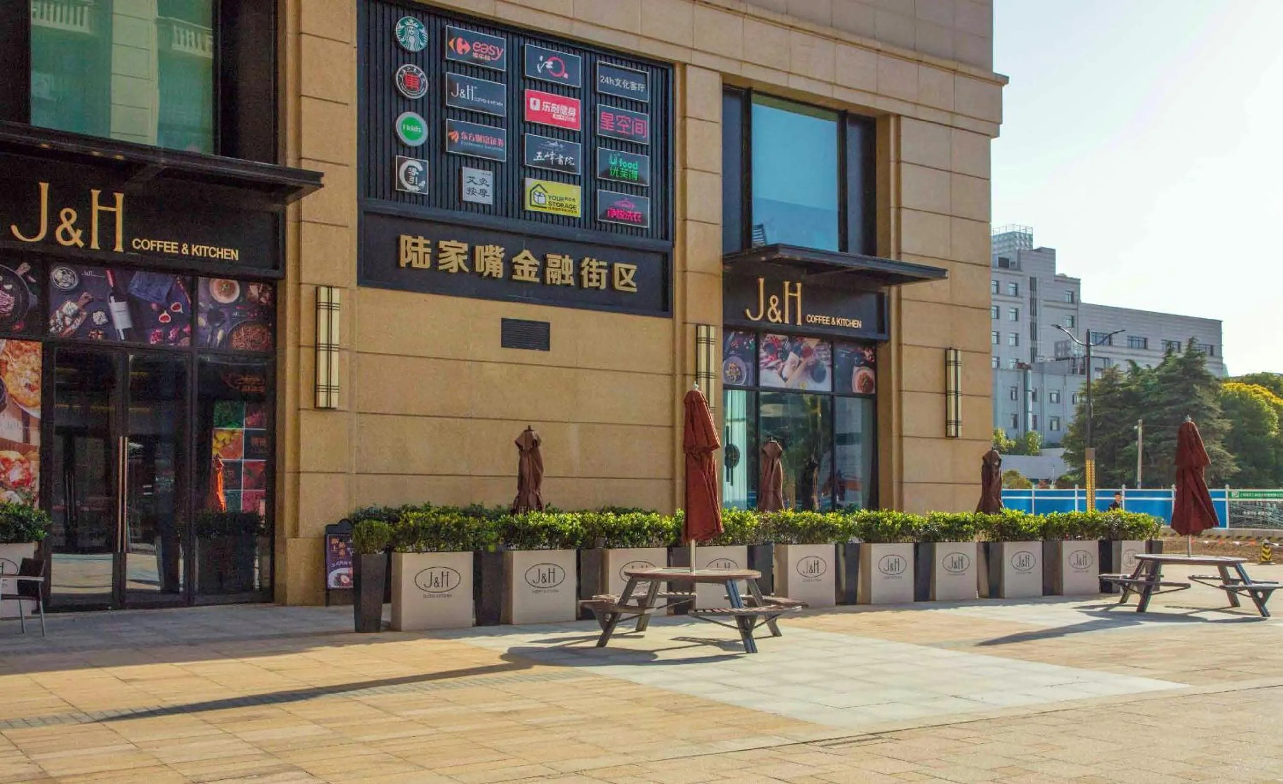 Supermarket/grocery shop in Lujiazui More Residence