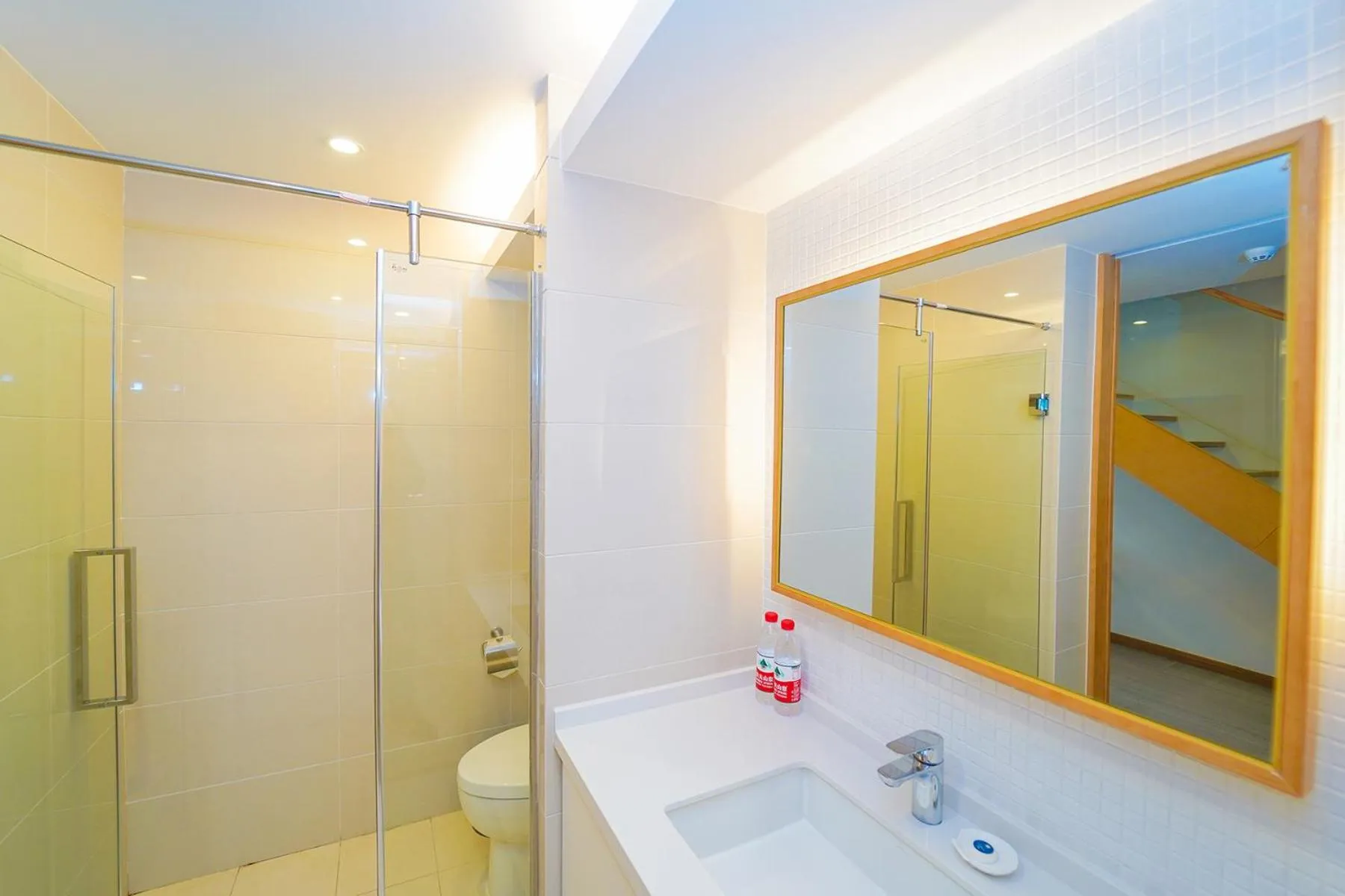 Shower in Lujiazui More Residence