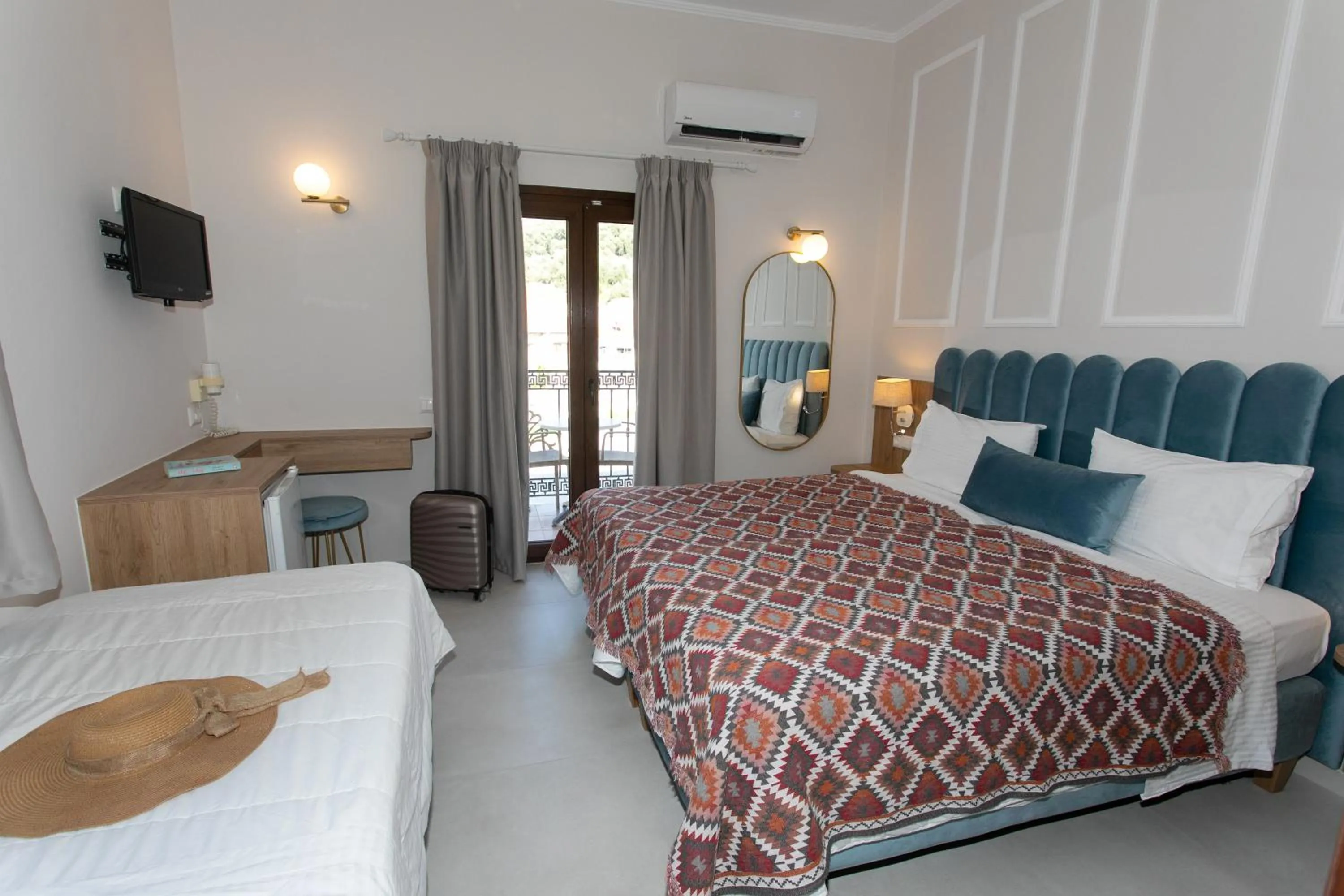 Photo of the whole room, Bed in Paradise Hotel