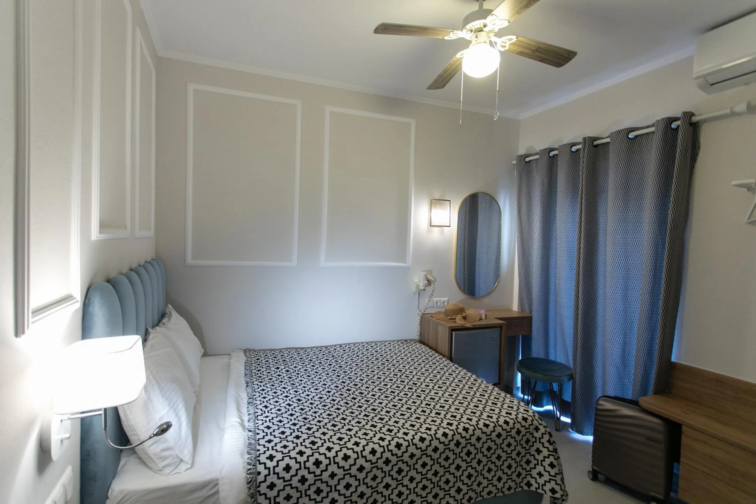 Photo of the whole room, Bed in Paradise Hotel