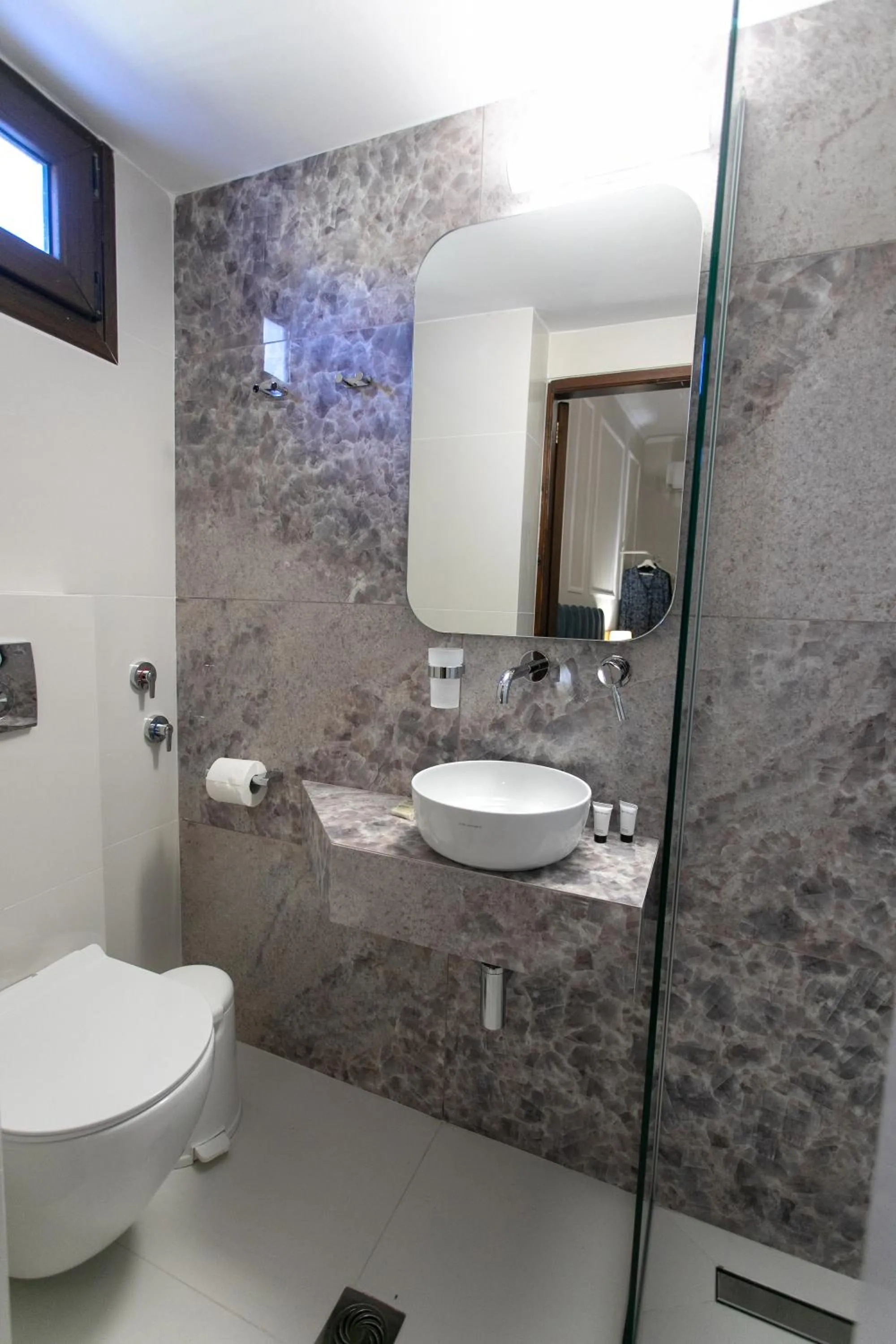 Bathroom in Paradise Hotel