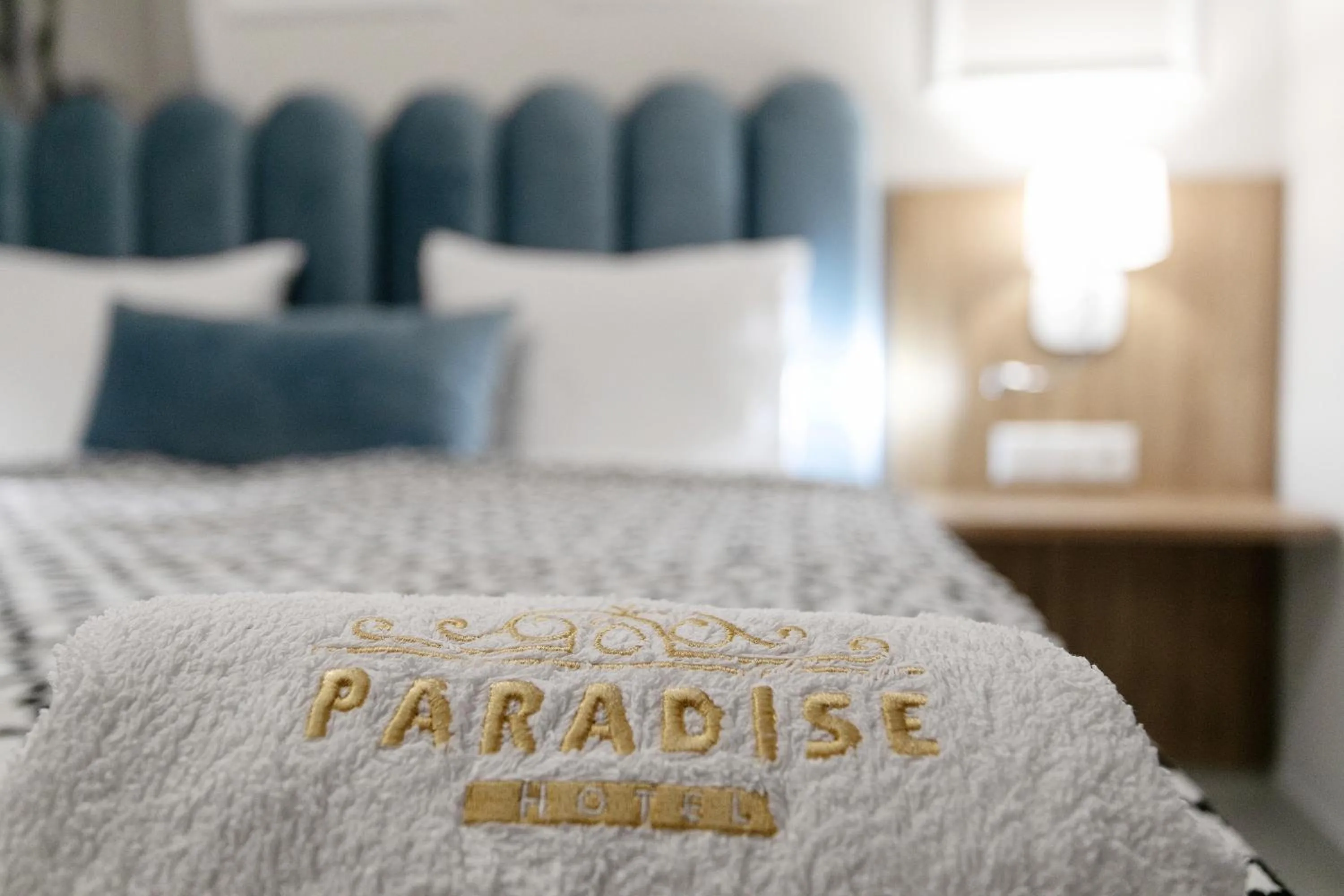 Bed in Paradise Hotel
