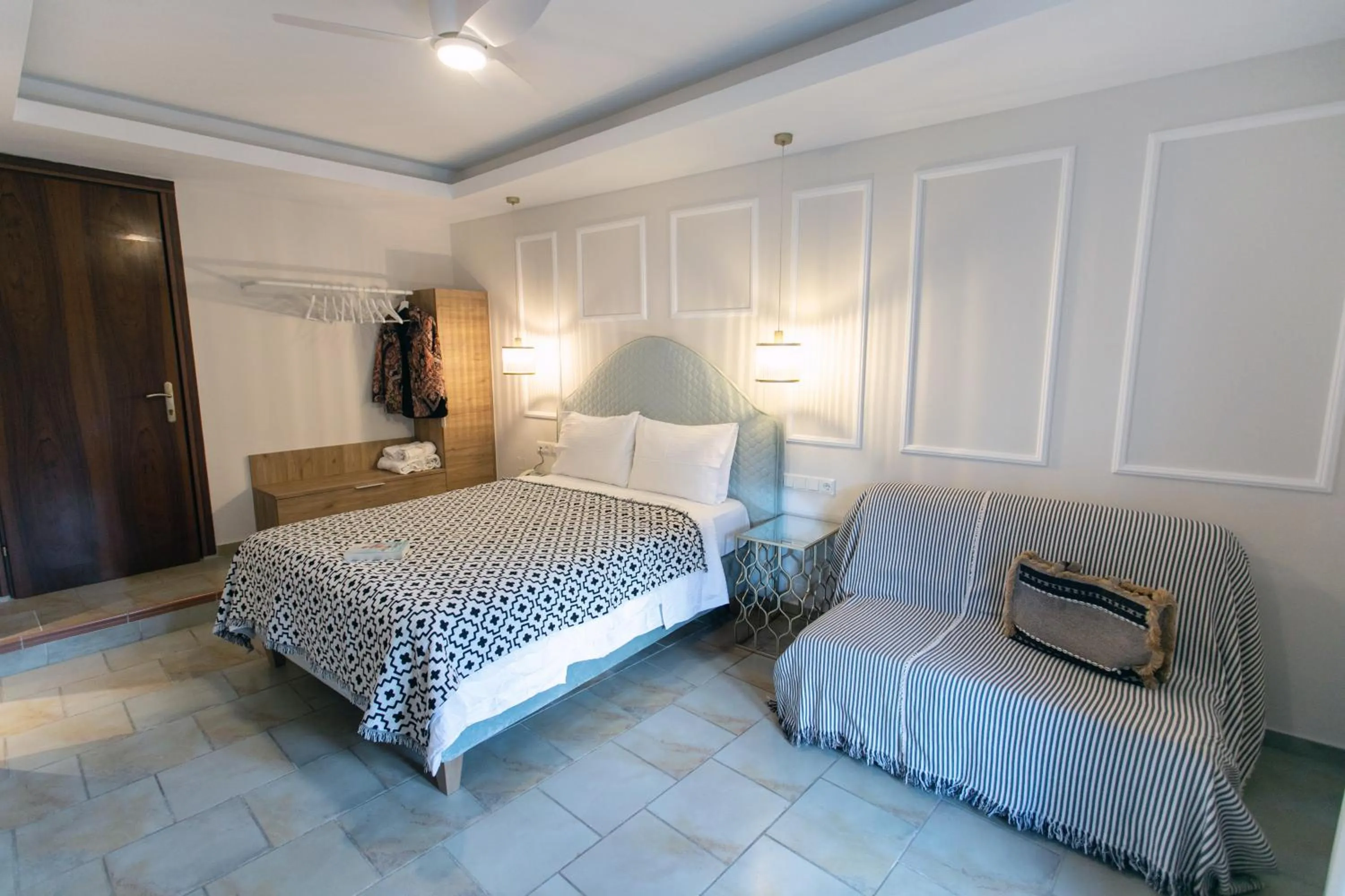 Photo of the whole room, Bed in Paradise Hotel