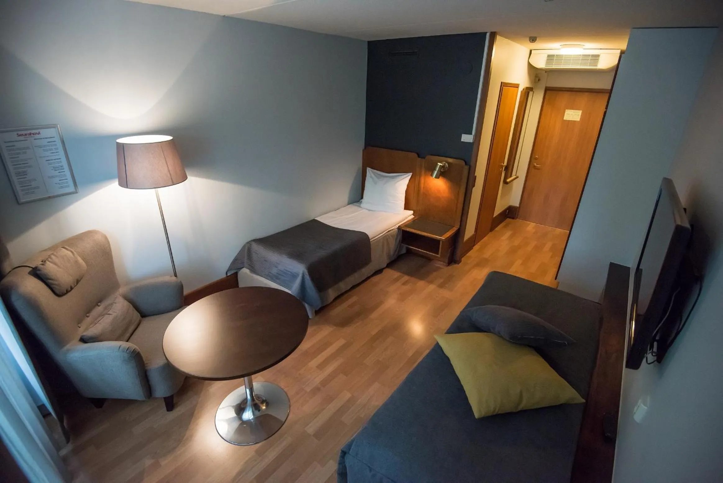 Photo of the whole room, Bed in Hotelli Seurahovi