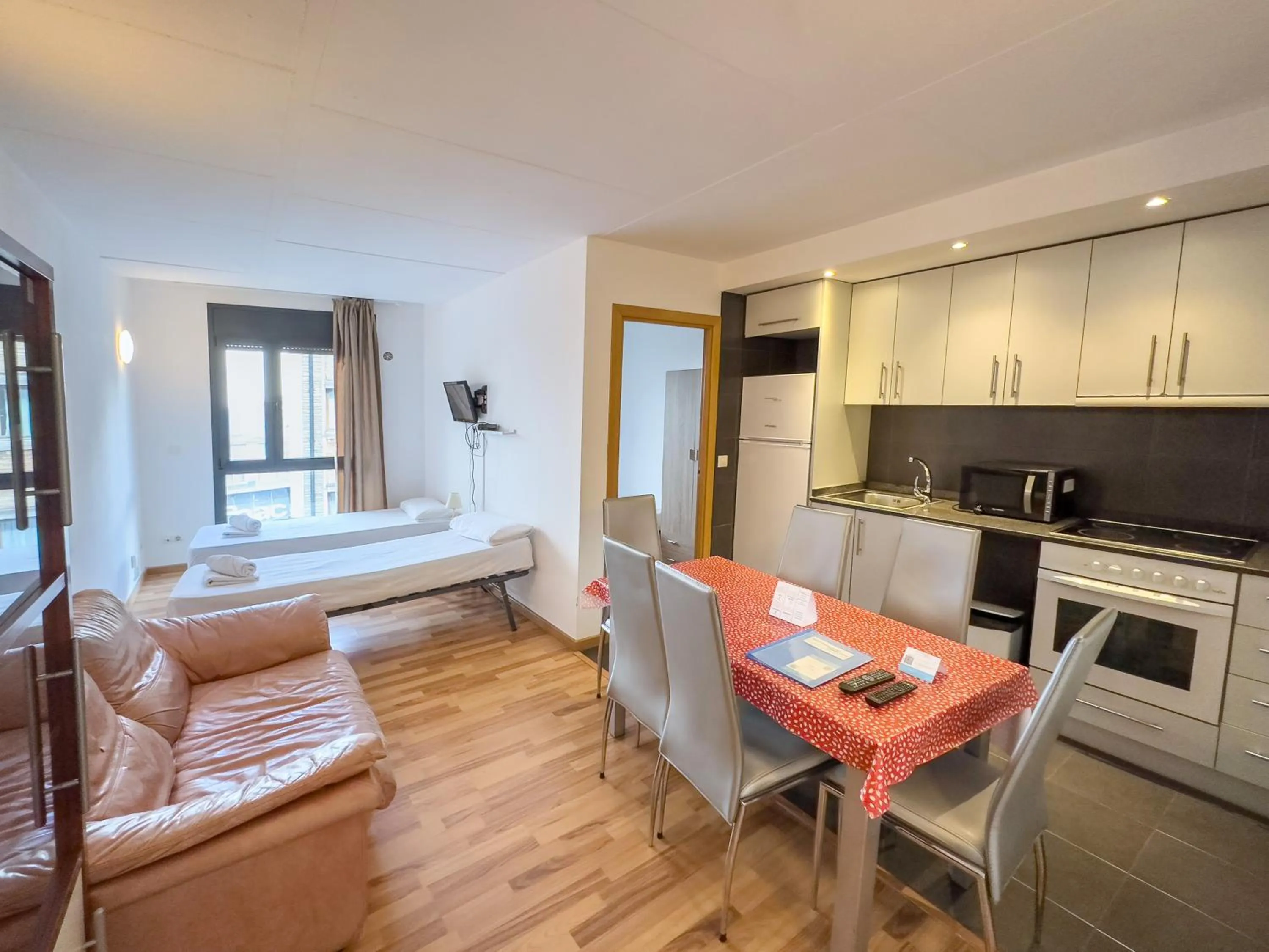 Kitchen or kitchenette in Apartamentos La Solana 3000