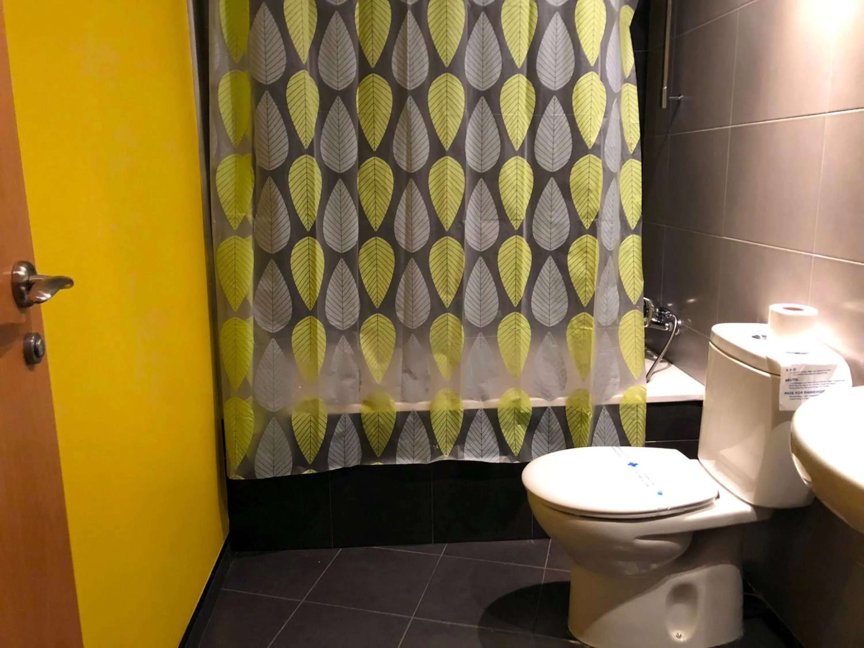 Bathroom in Apartamentos La Solana 3000