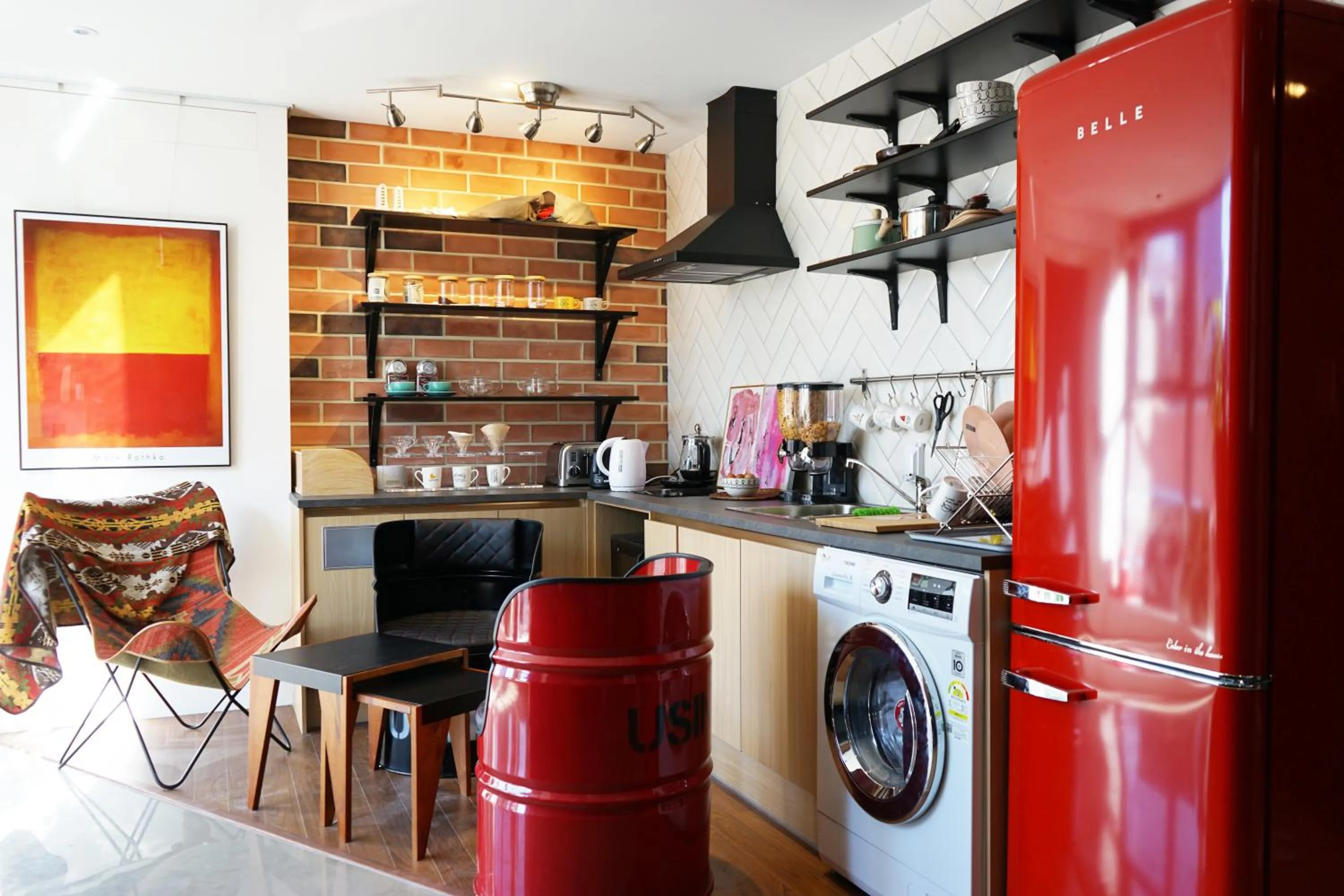 Communal lounge/ TV room in Artravel Myeongdong