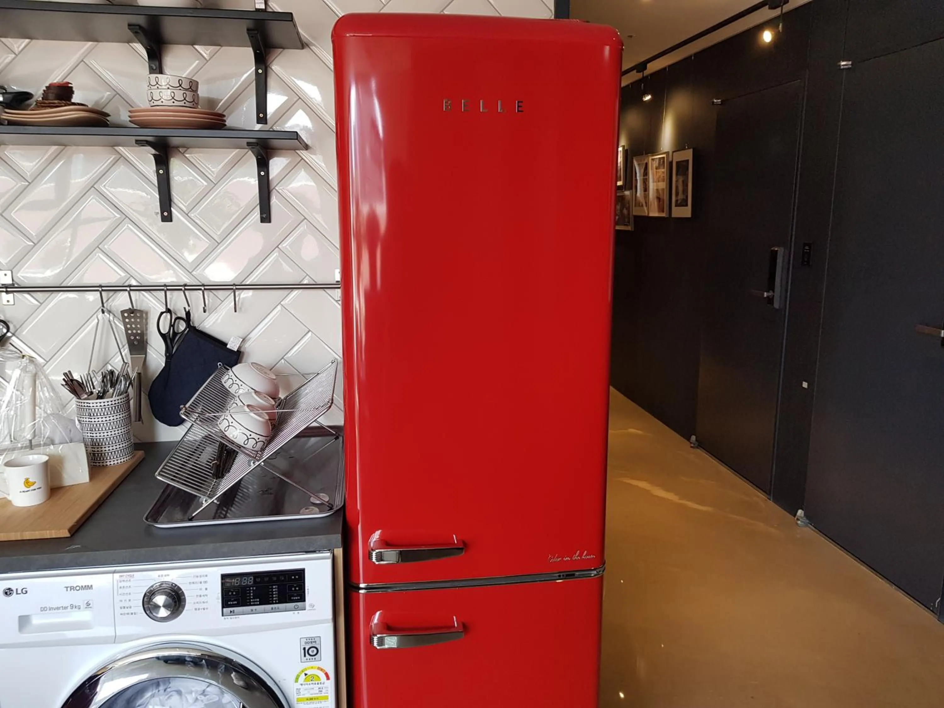 Communal kitchen in Artravel Myeongdong