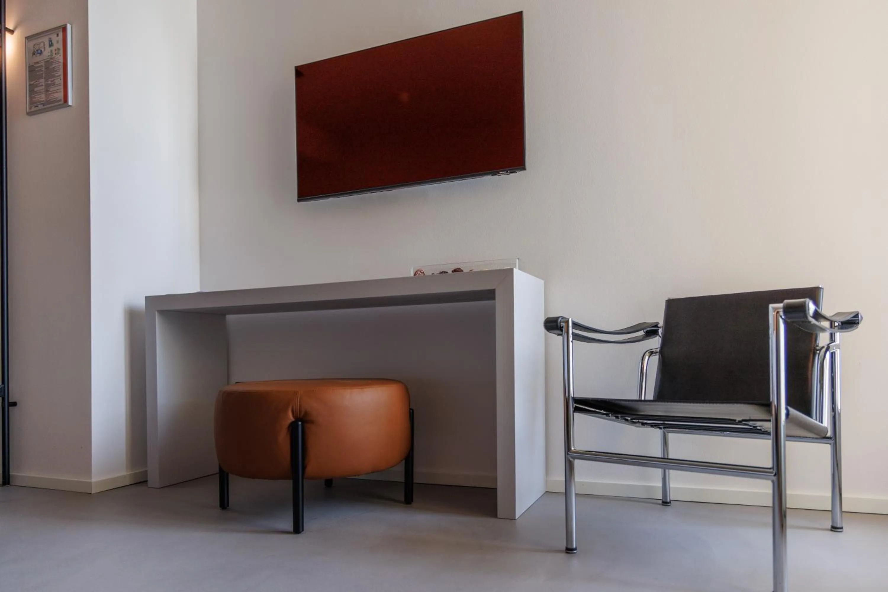 TV and multimedia in Hotel Meridiana