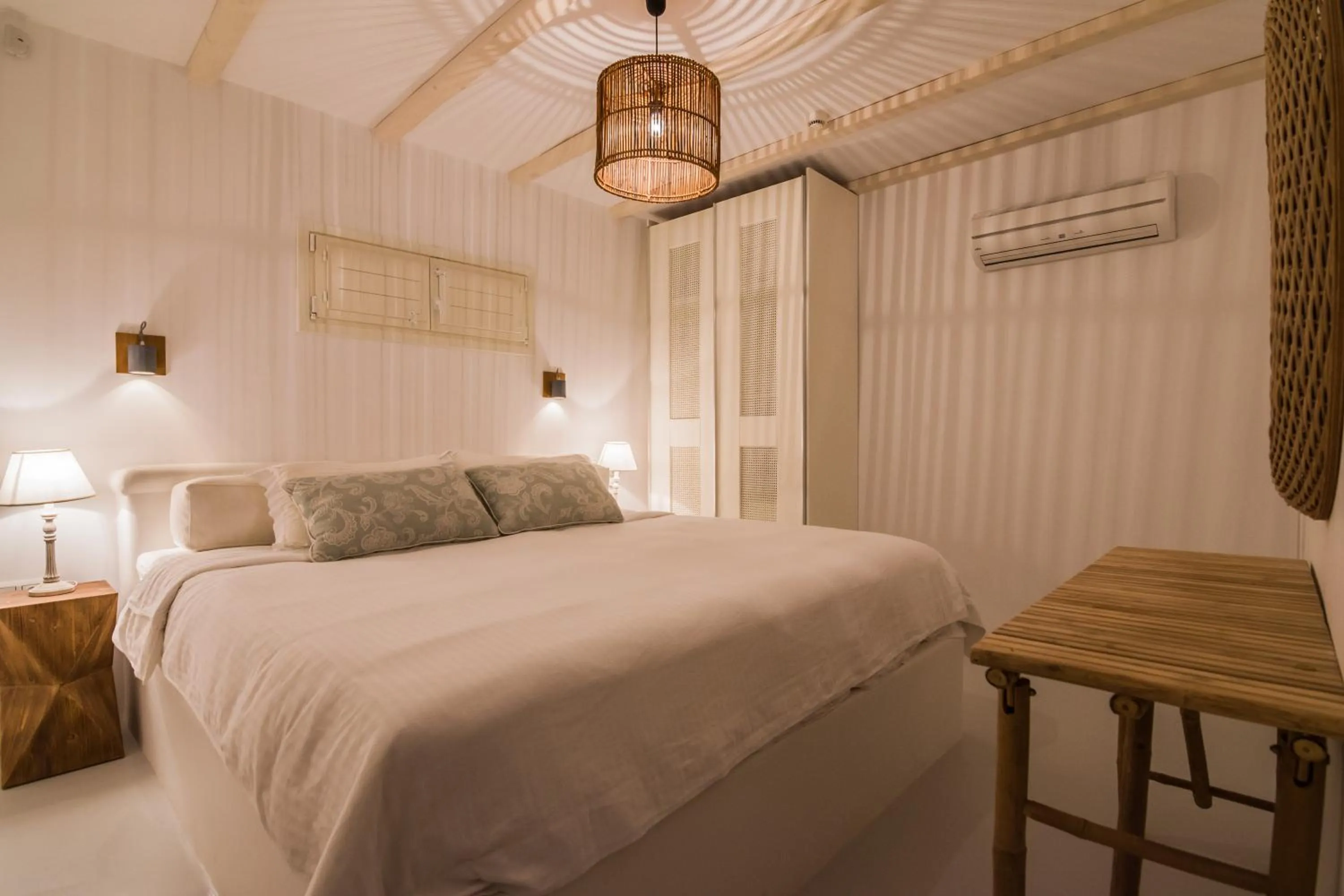 Bed in Eden View Suites & Villas