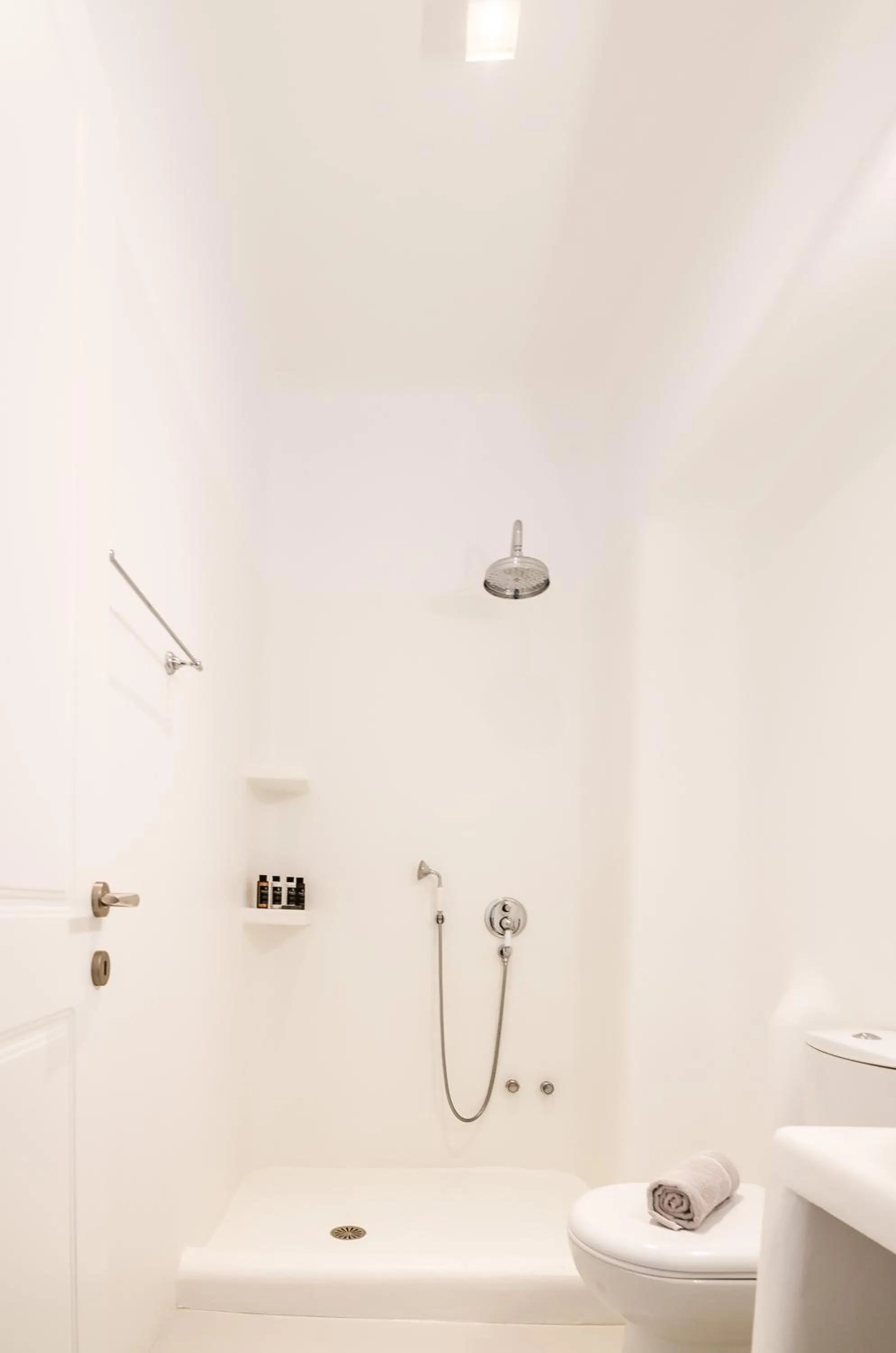 Bathroom in Eden View Suites & Villas