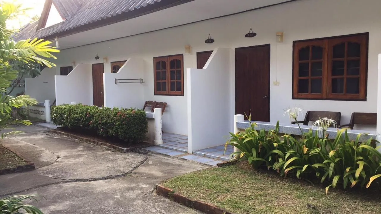 Standard Twin Room in Baan Rom Mai Resort