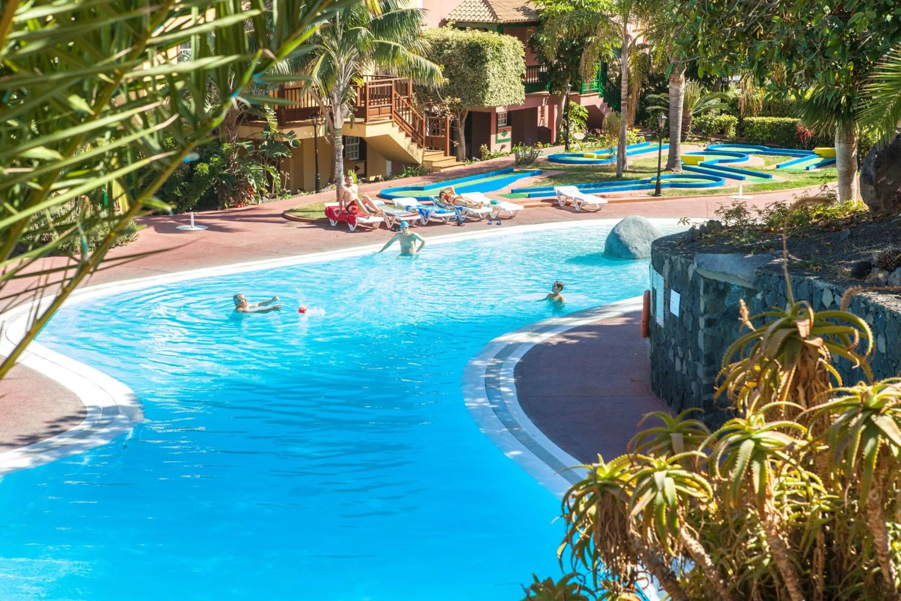 Day in Apartamentos Oasis San Antonio