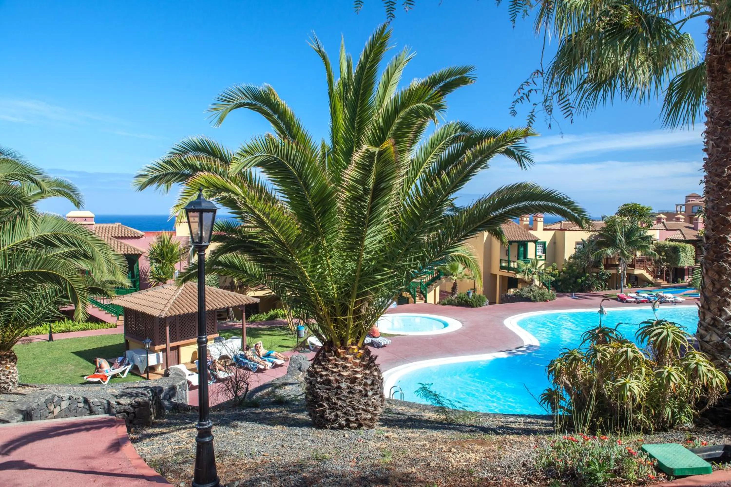 Apartamentos Oasis San Antonio