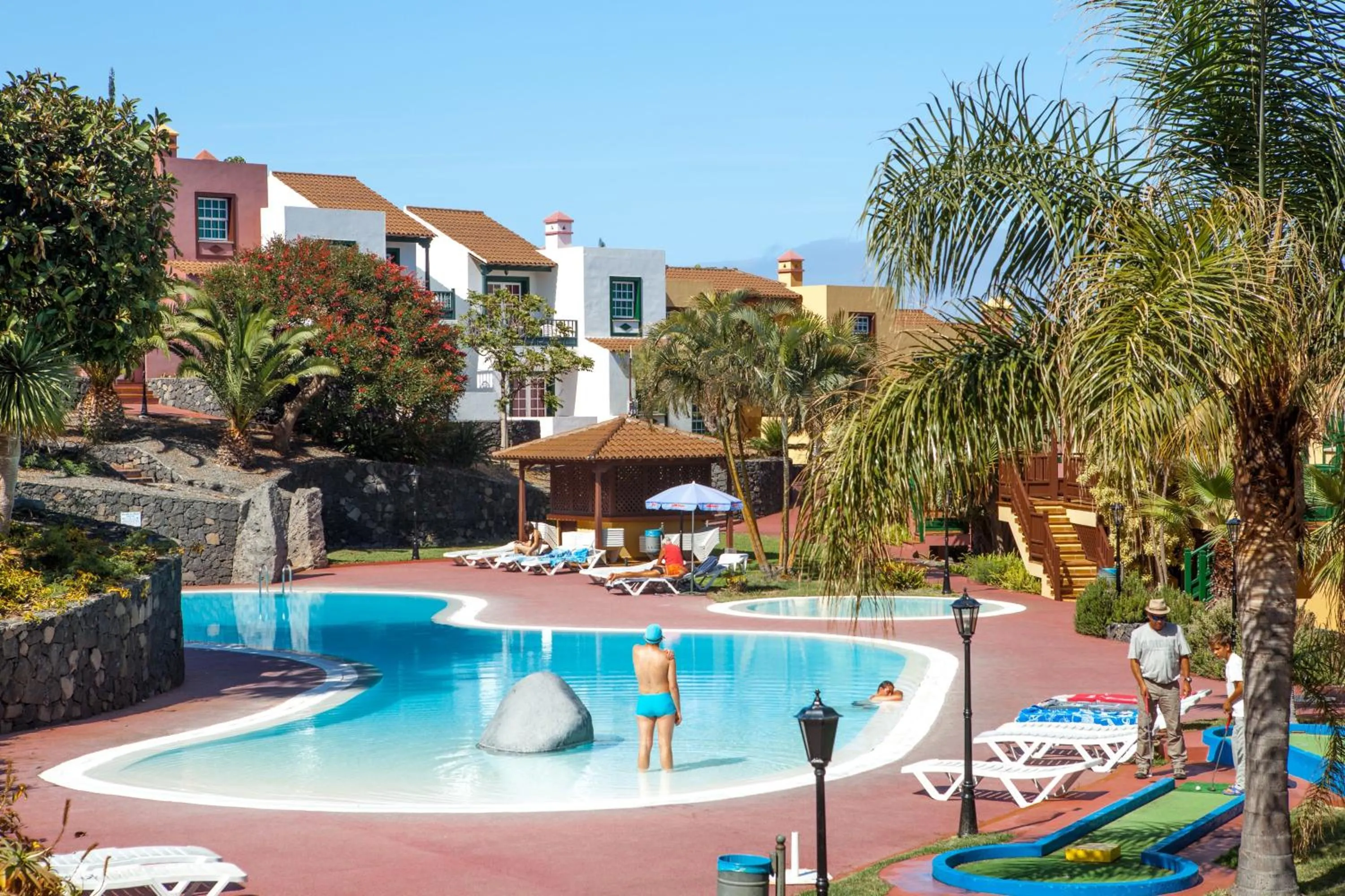 Day in Apartamentos Oasis San Antonio