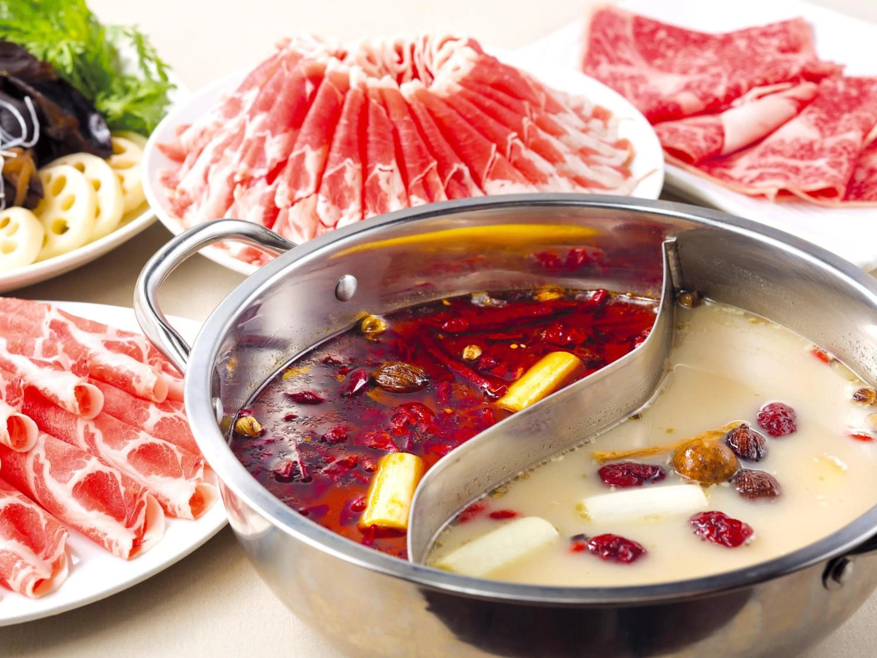 Restaurant/places to eat in Shigira Bayside Suite Allamanda