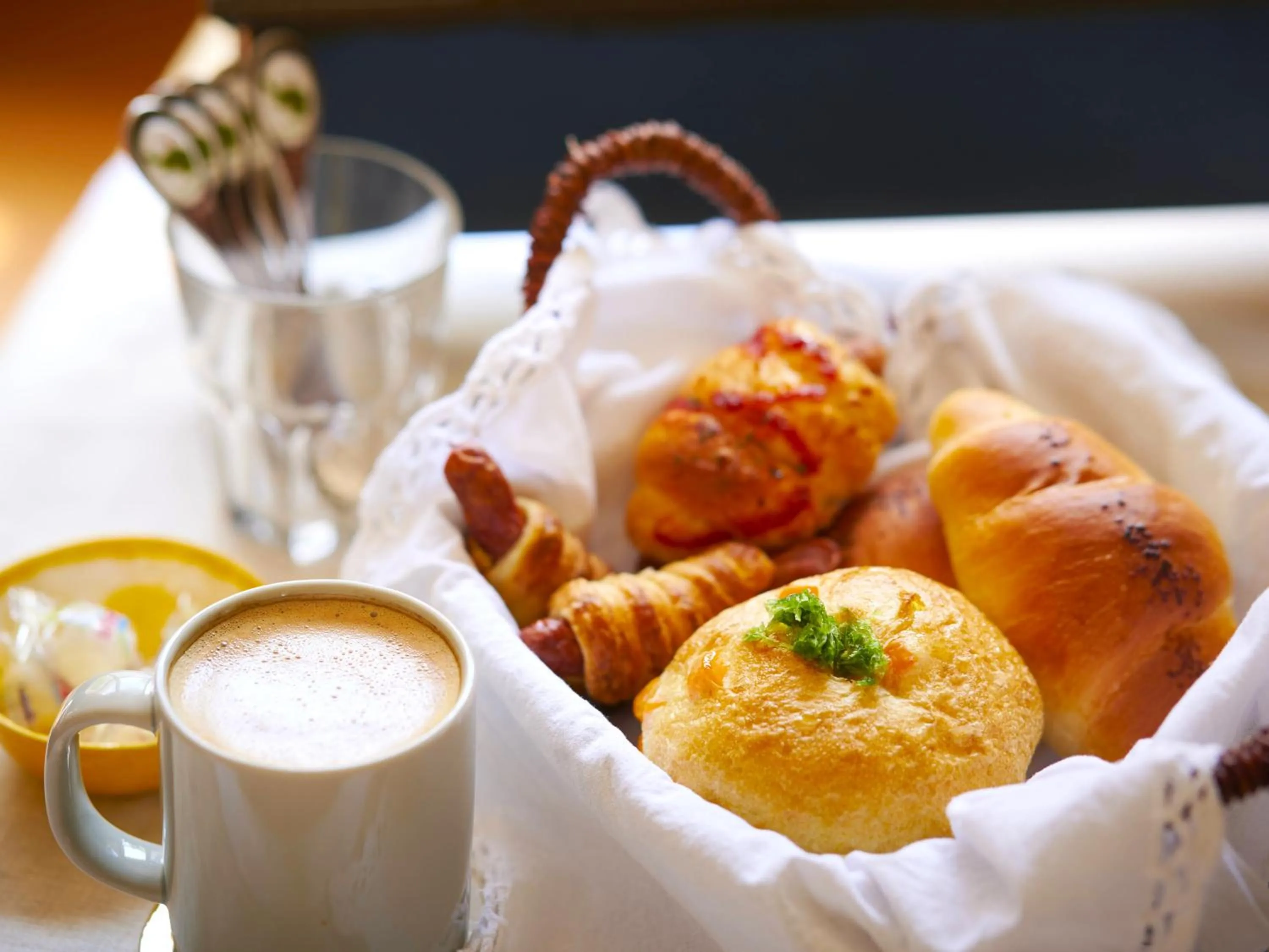 Restaurant/places to eat in Shigira Bayside Suite Allamanda