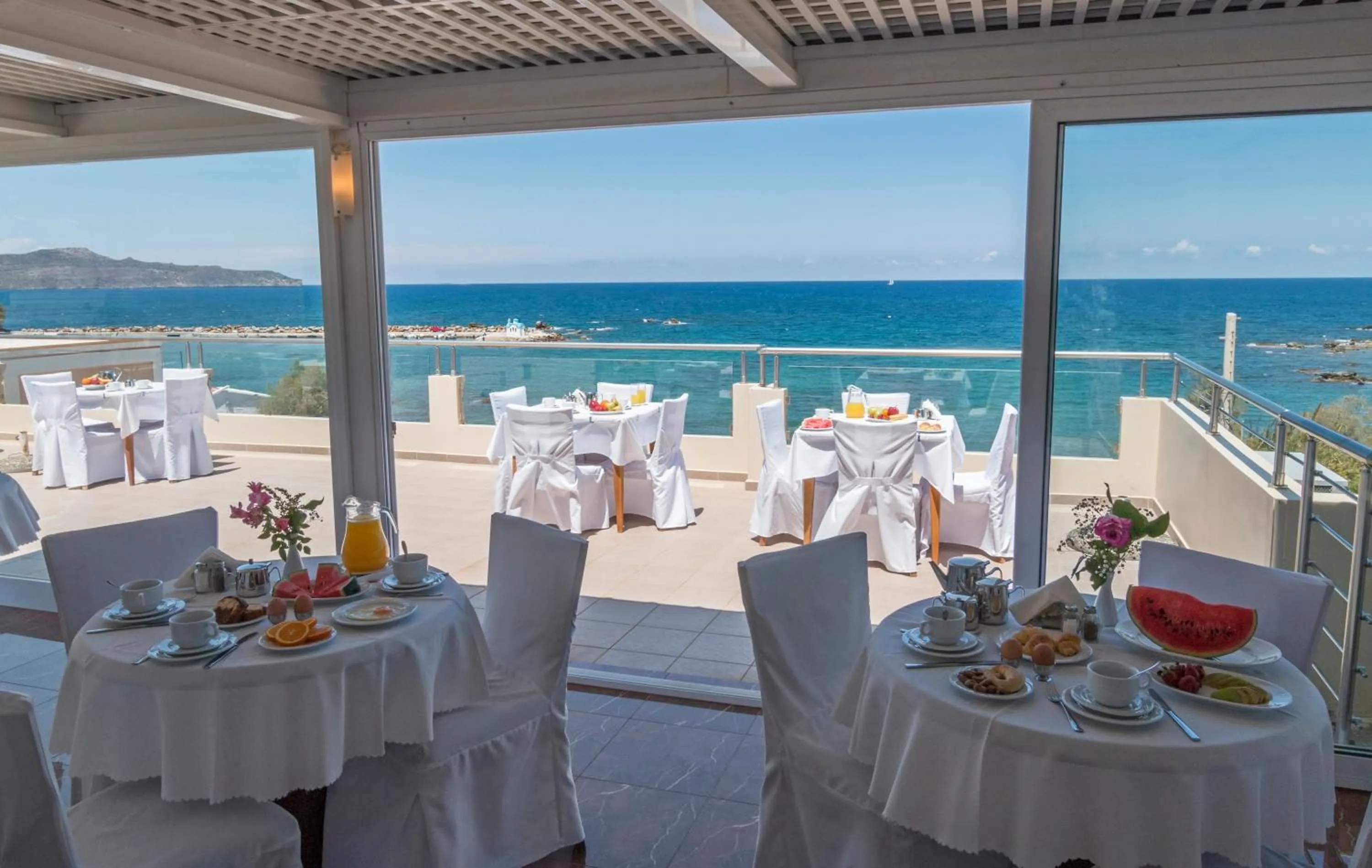 Restaurant/places to eat in Porto Alegre Hotel