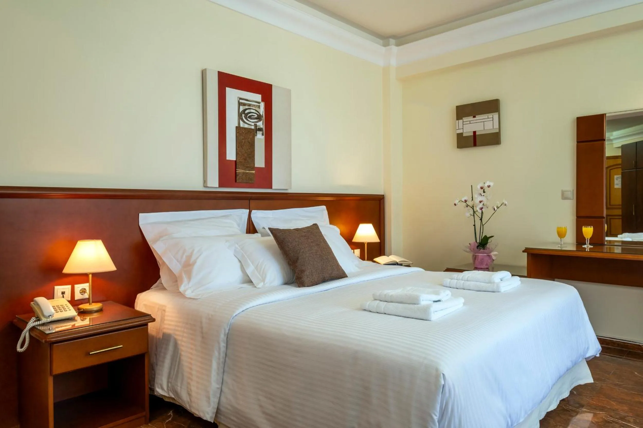 Bedroom, Bed in Porto Alegre Hotel