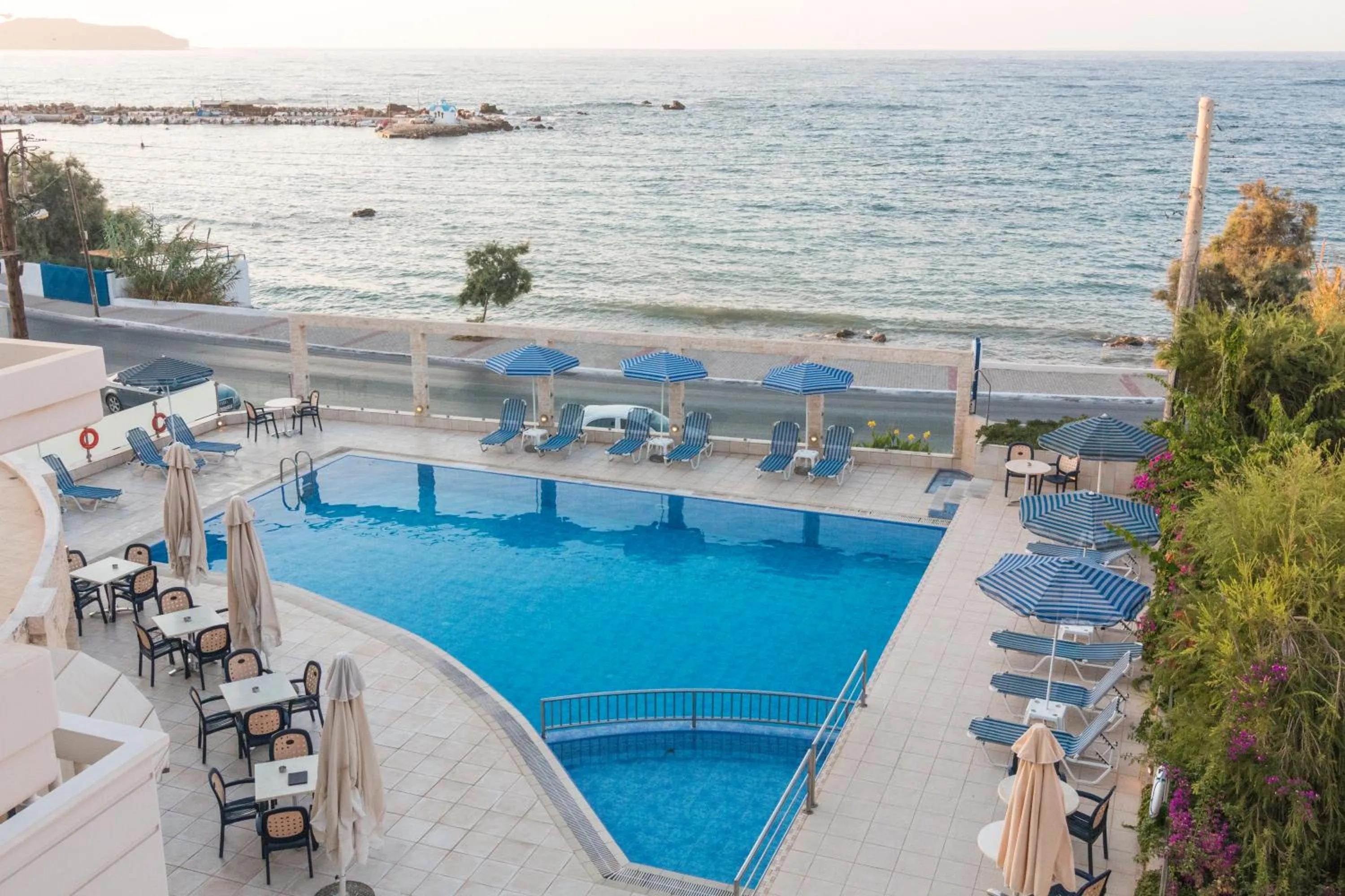 Swimming pool in Porto Alegre Hotel