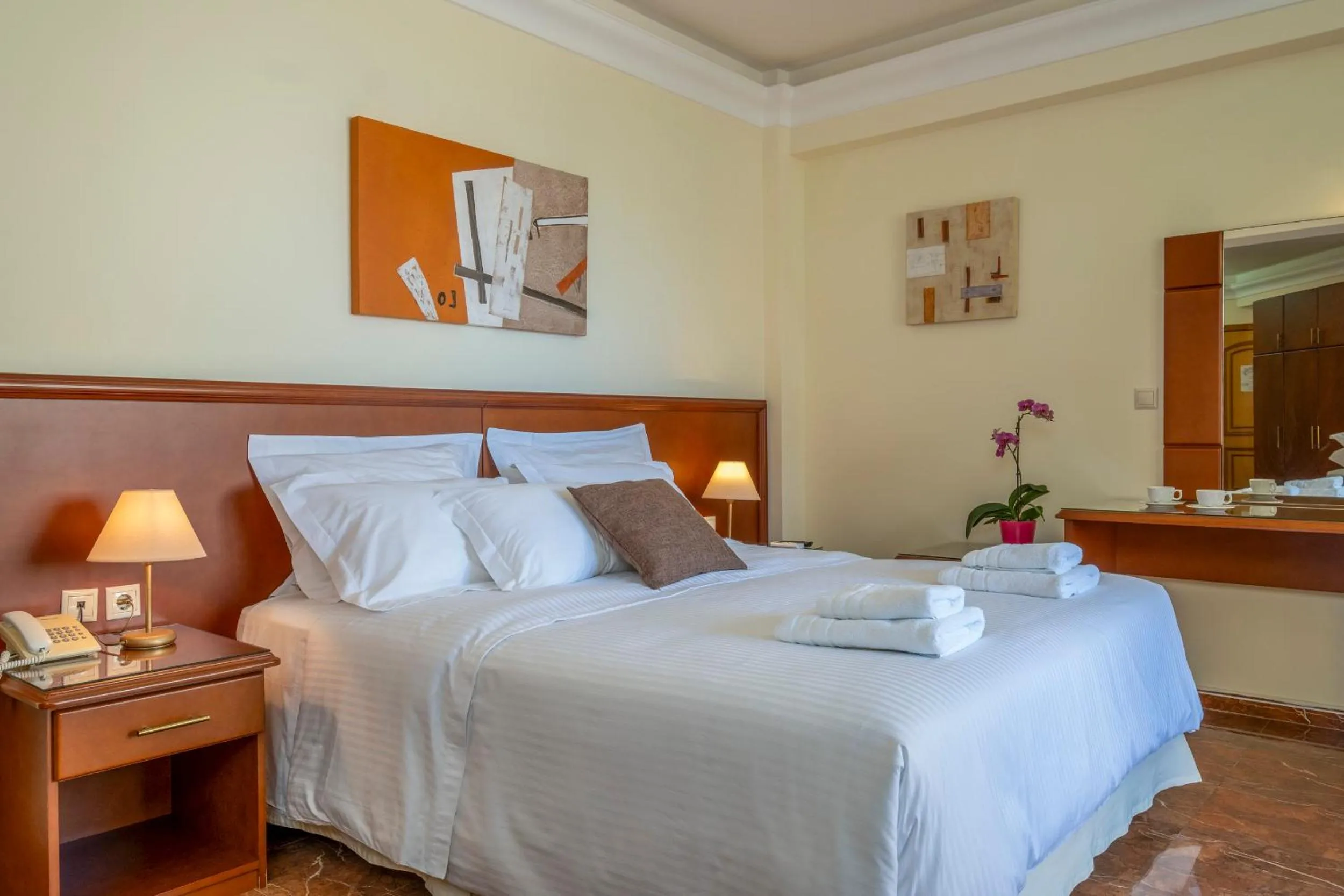 Bedroom, Bed in Porto Alegre Hotel