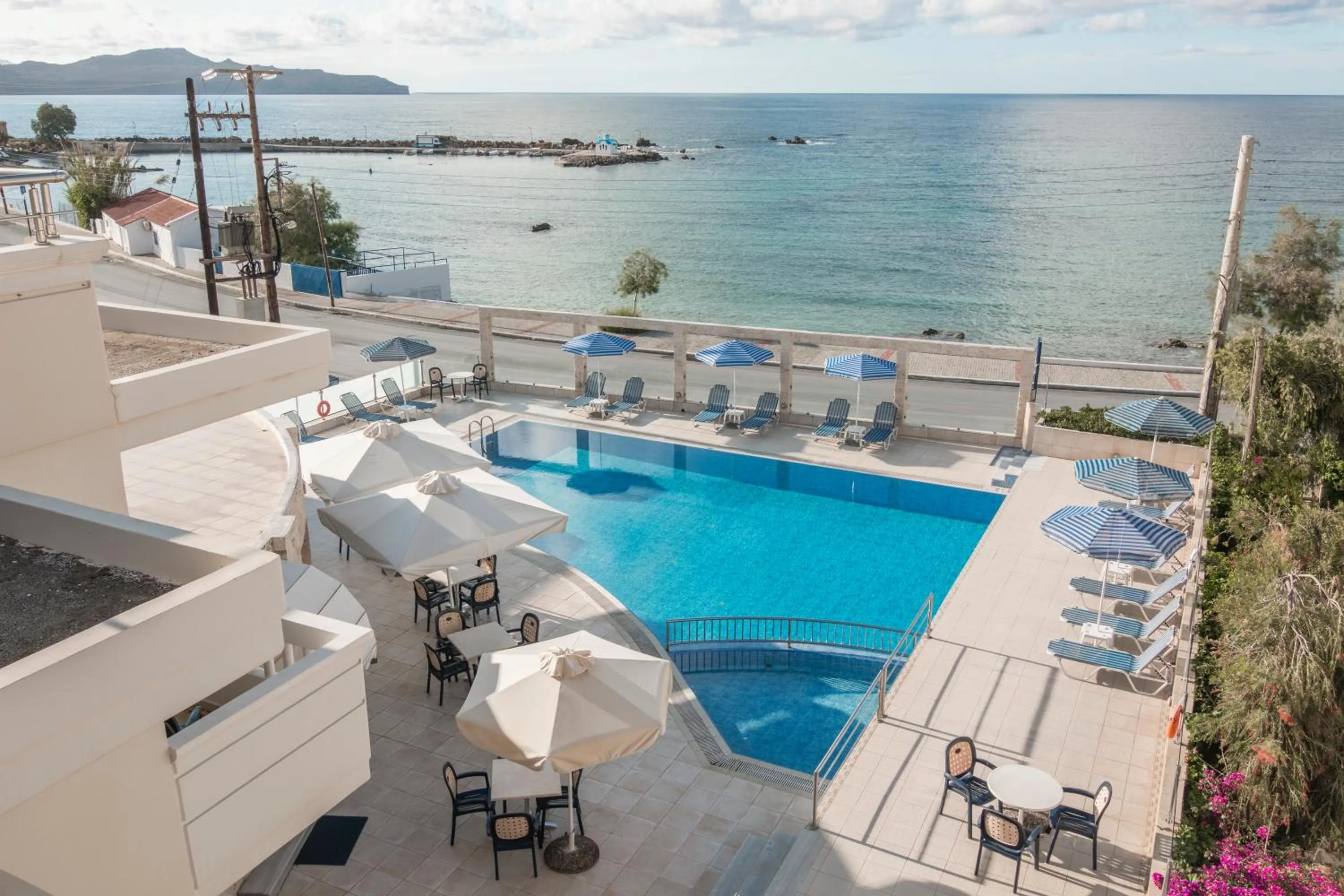 Swimming pool in Porto Alegre Hotel