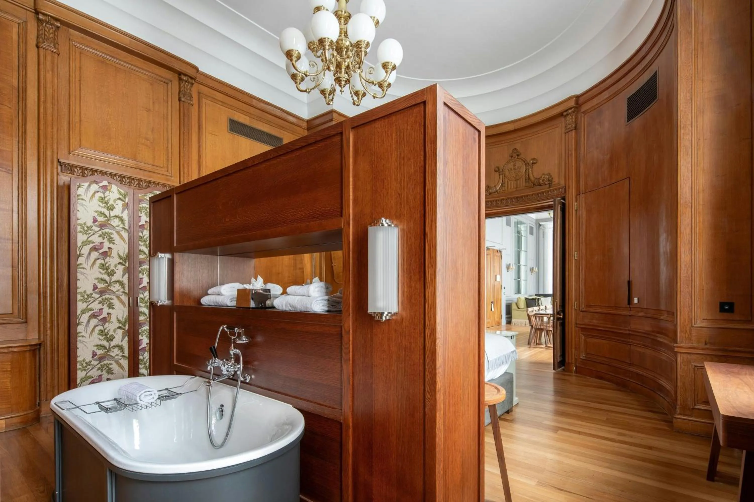 Bathroom in The Edinburgh Grand, a Luxury Collection Hotel, Edinburgh