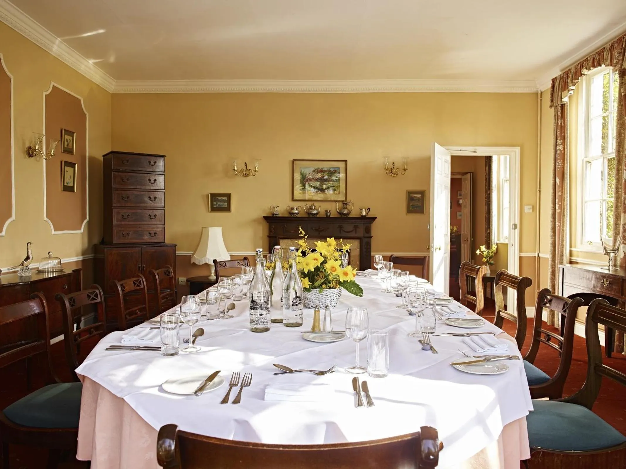 Restaurant/places to eat in Corse Lawn House Hotel