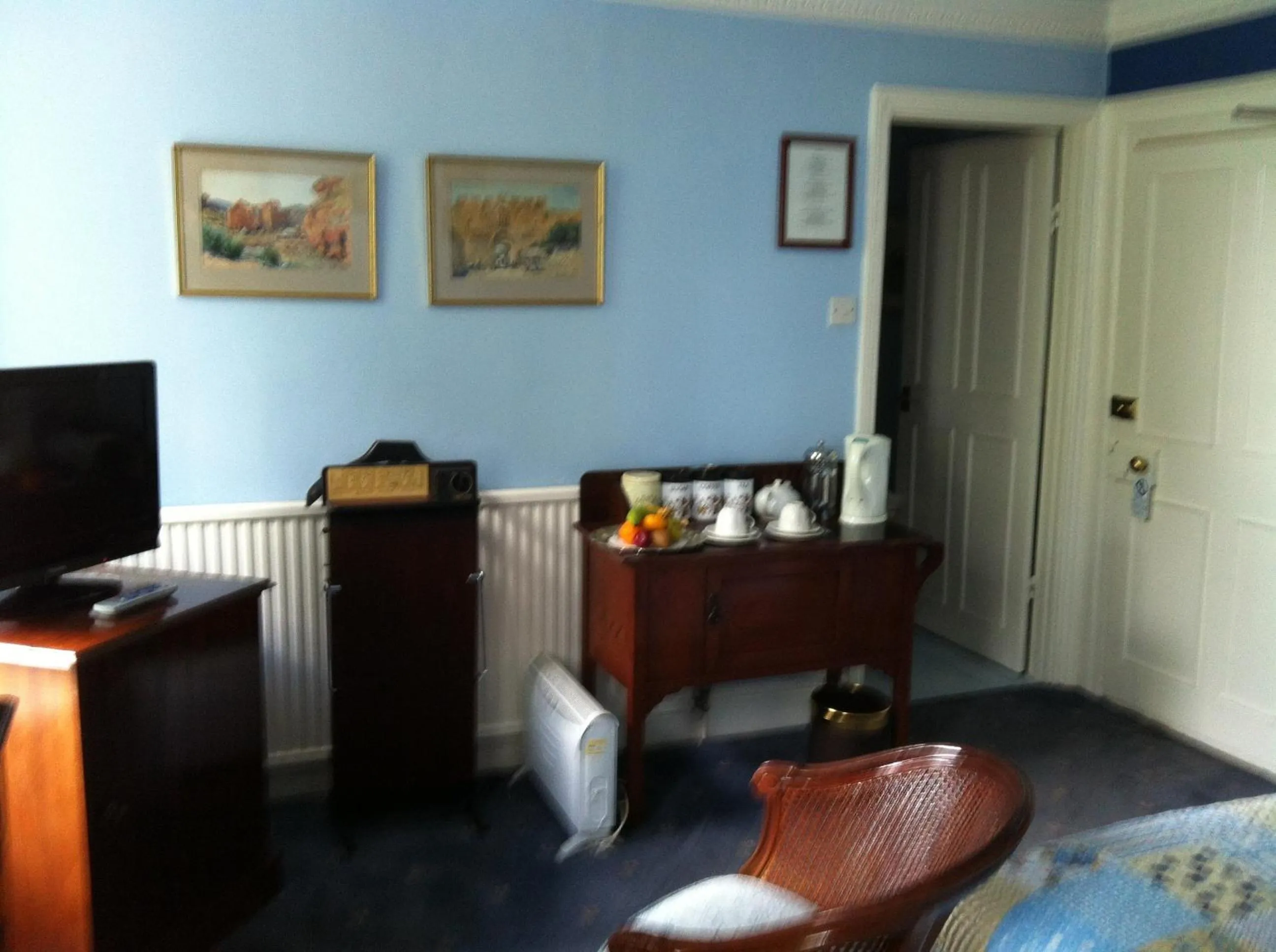 Photo of the whole room in Corse Lawn House Hotel