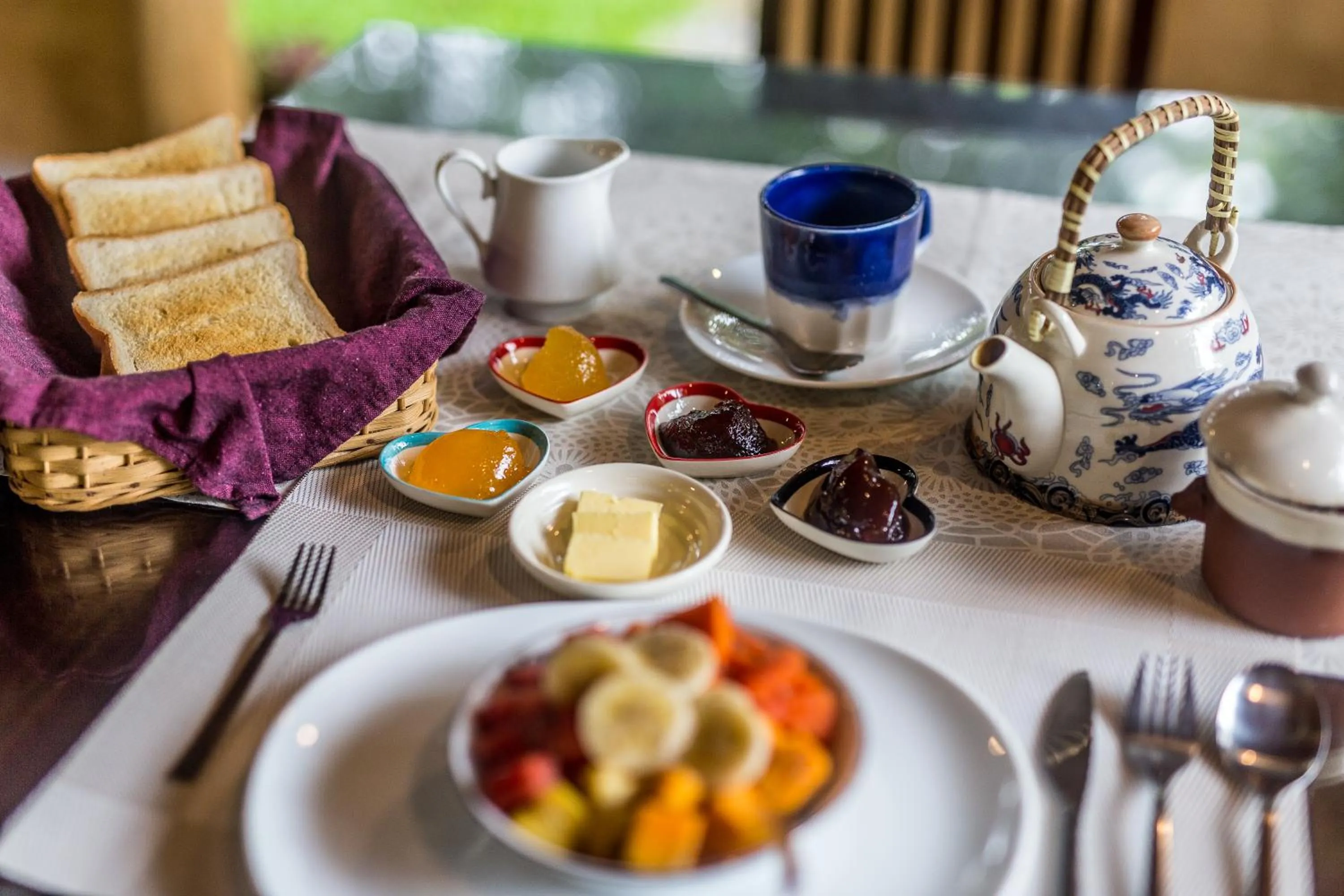 Restaurant/places to eat in Sat Nam Village Hotel