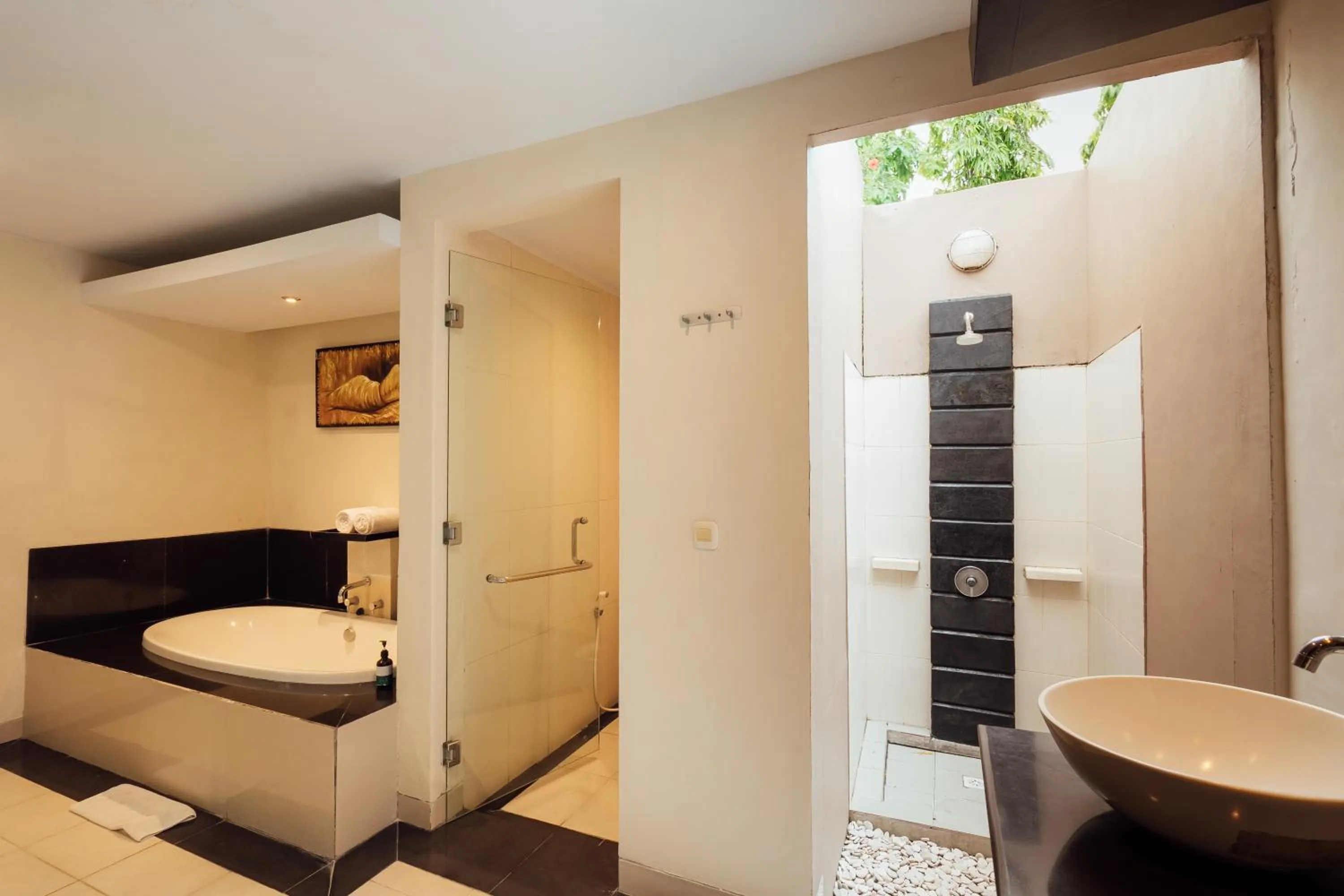Shower, Bed in The Bidadari Villas and Spa Umalas - Seminyak