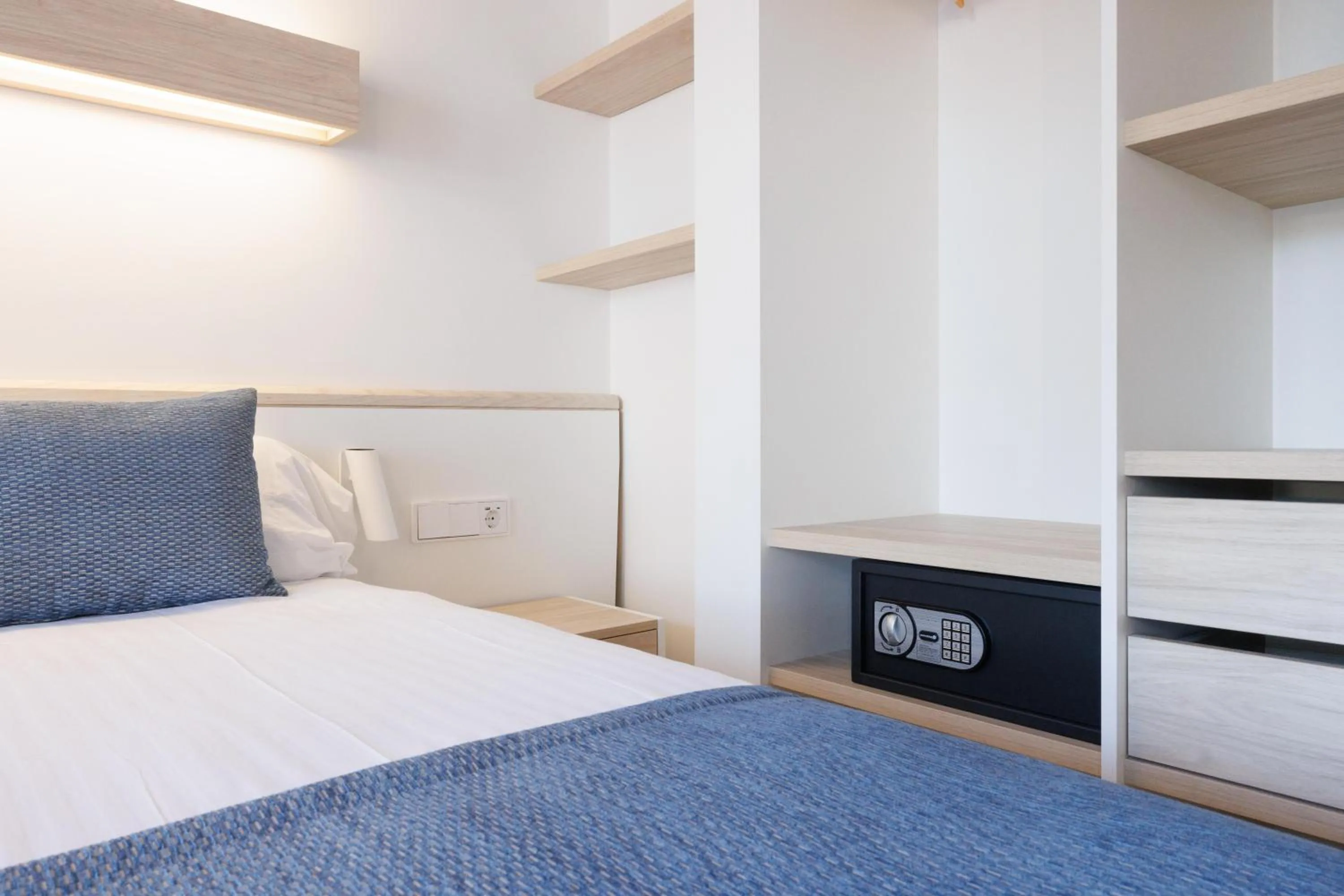 Photo of the whole room, Bed in Hotel Pabisa Sofia