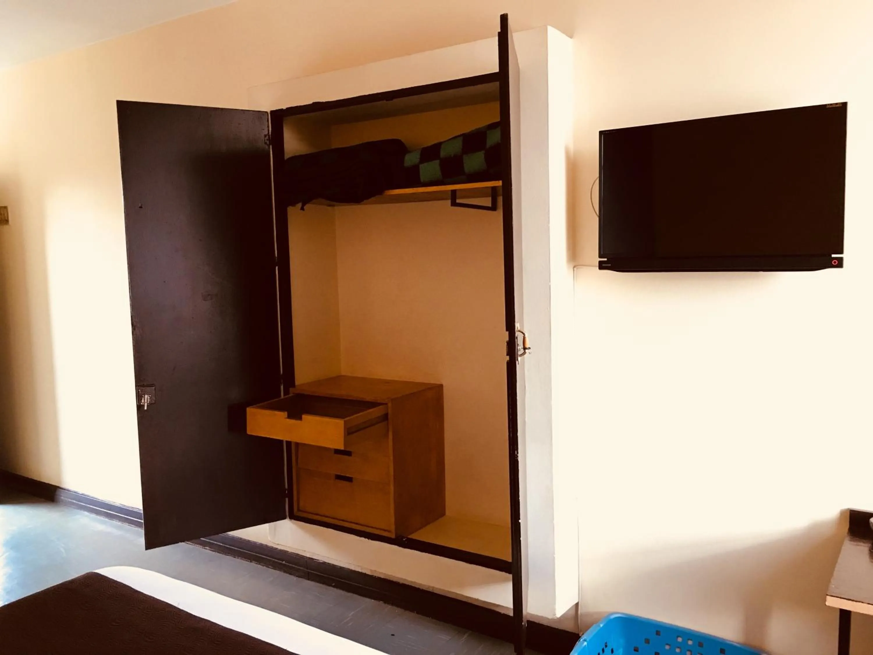 TV and multimedia in Motel d'Antananarivo