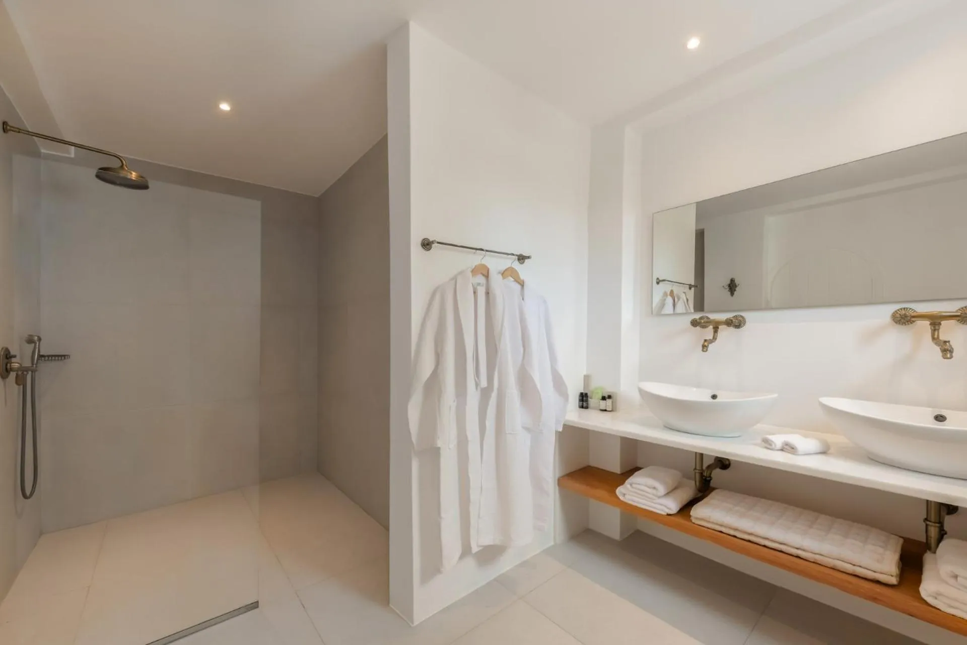 Property building in Kallisti Paros