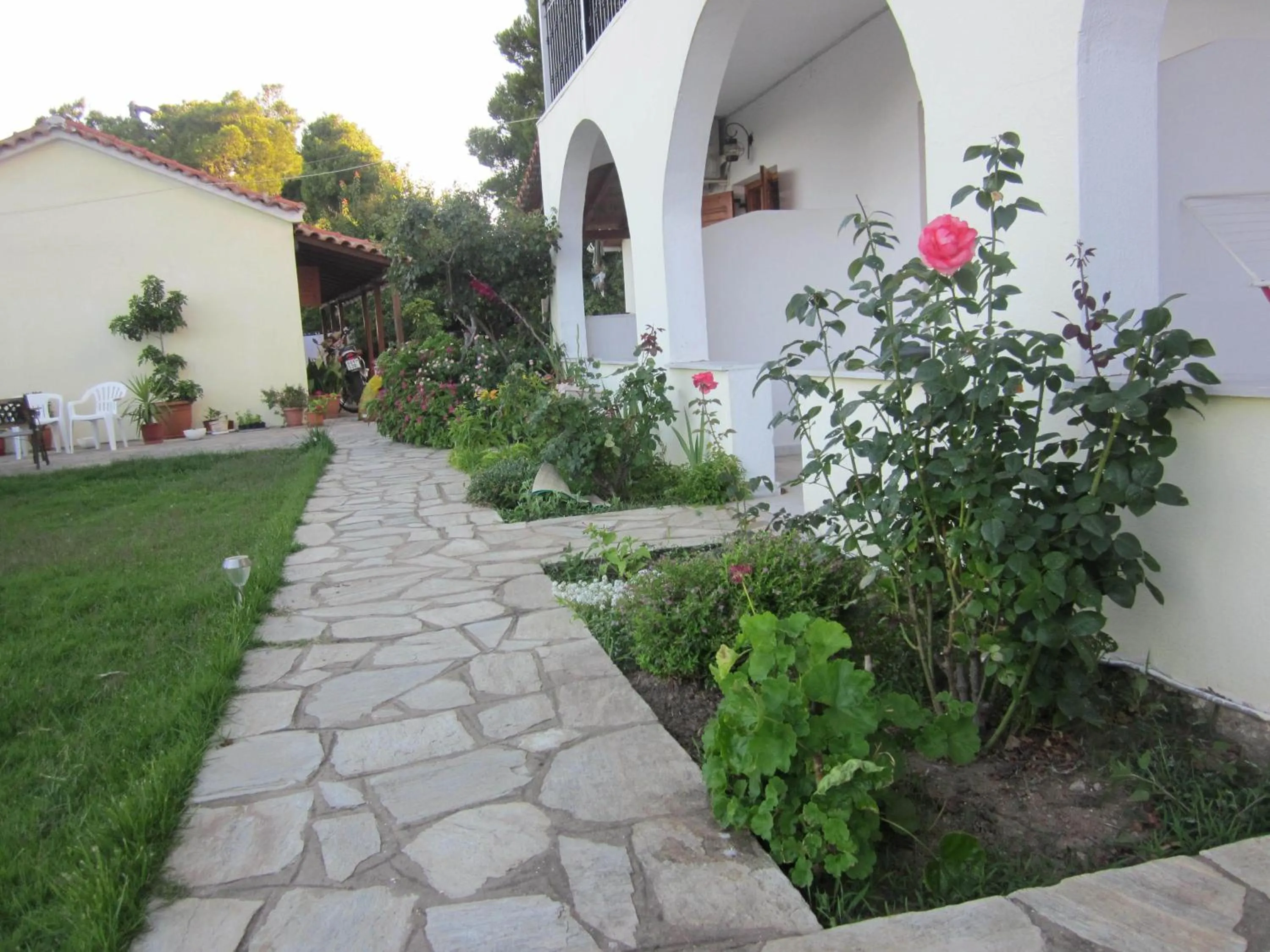 Garden in Kolios View