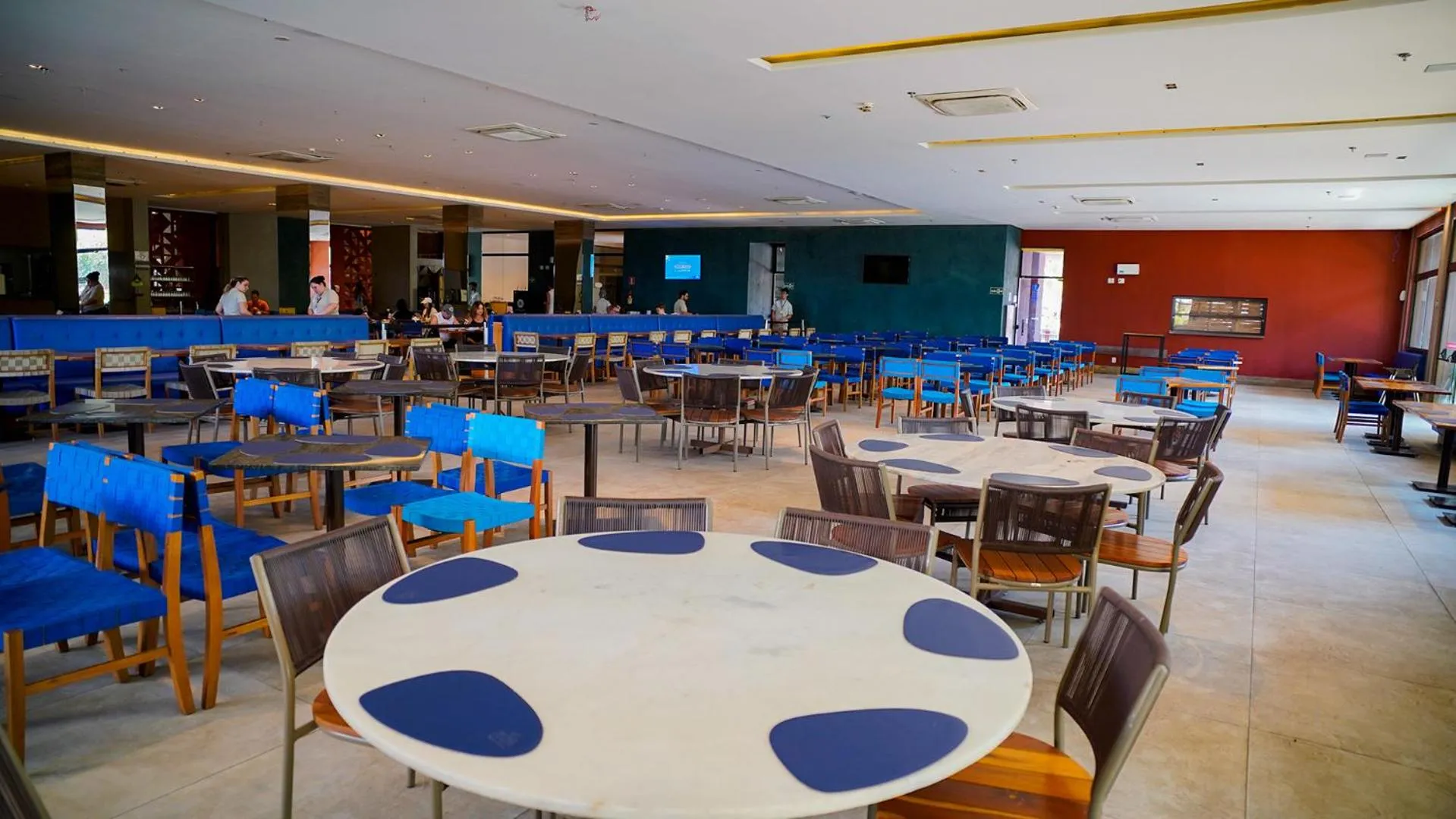 Restaurant/places to eat in Hot Beach Resort