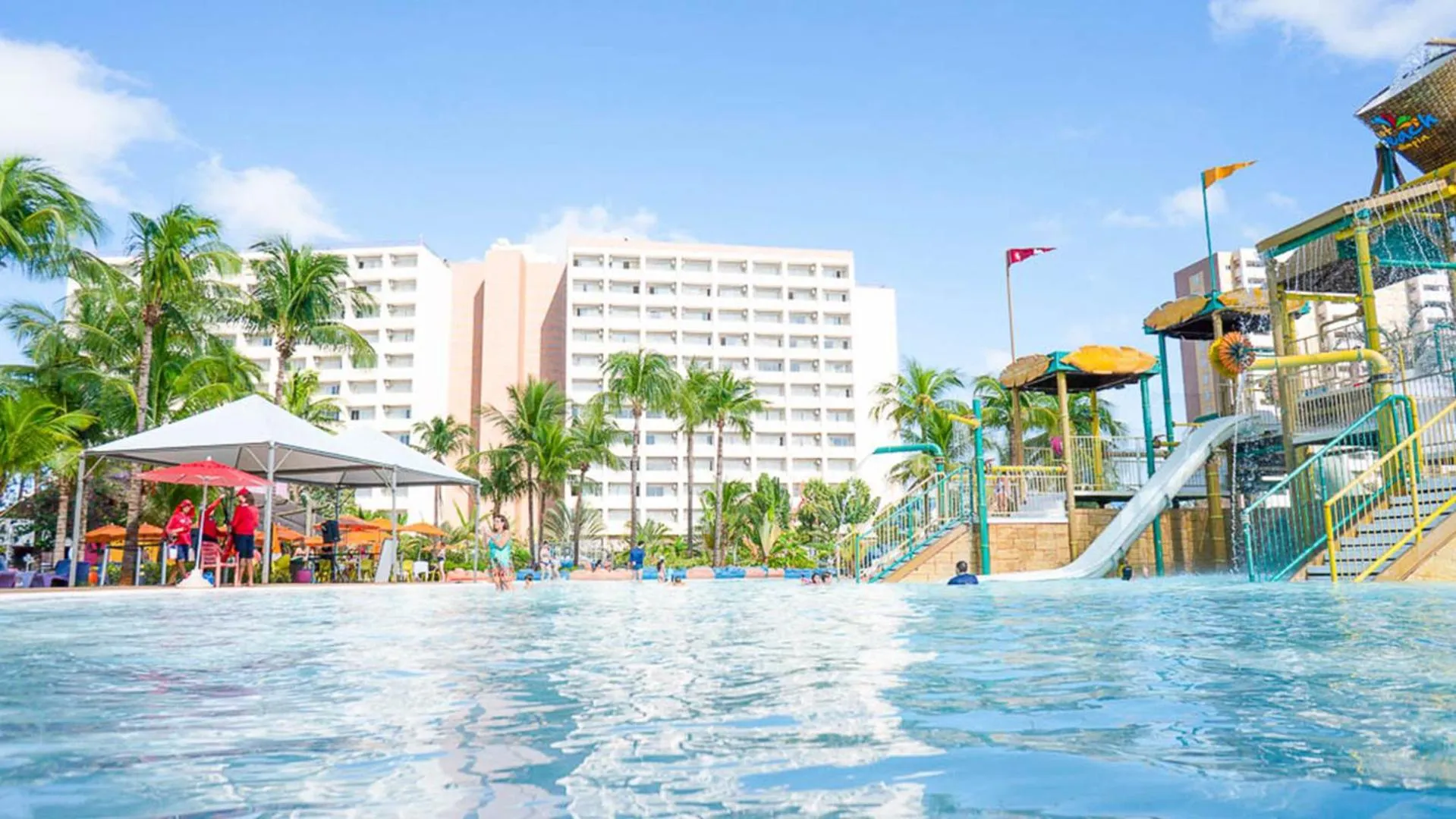 Swimming pool in Hot Beach Resort