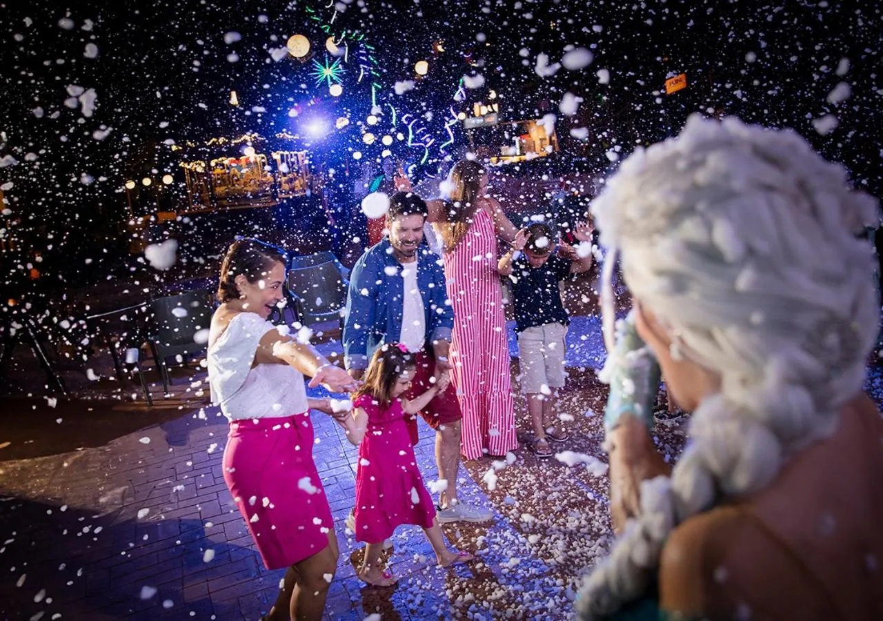 Entertainment in Hot Beach Resort