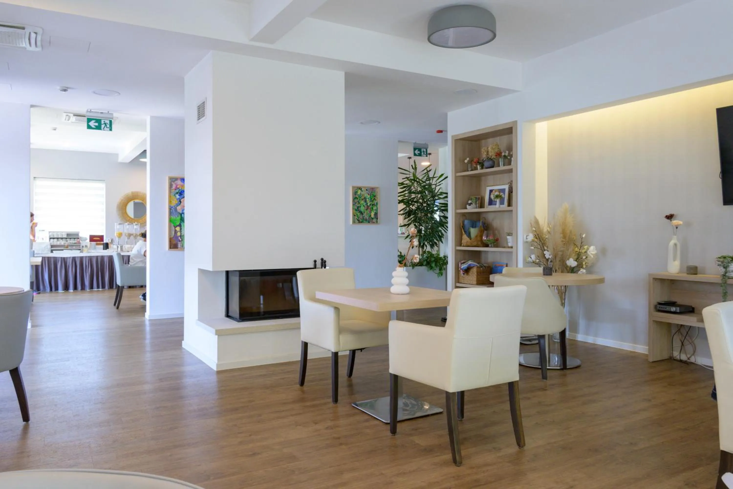 Restaurant/places to eat in Hotel Magdalena