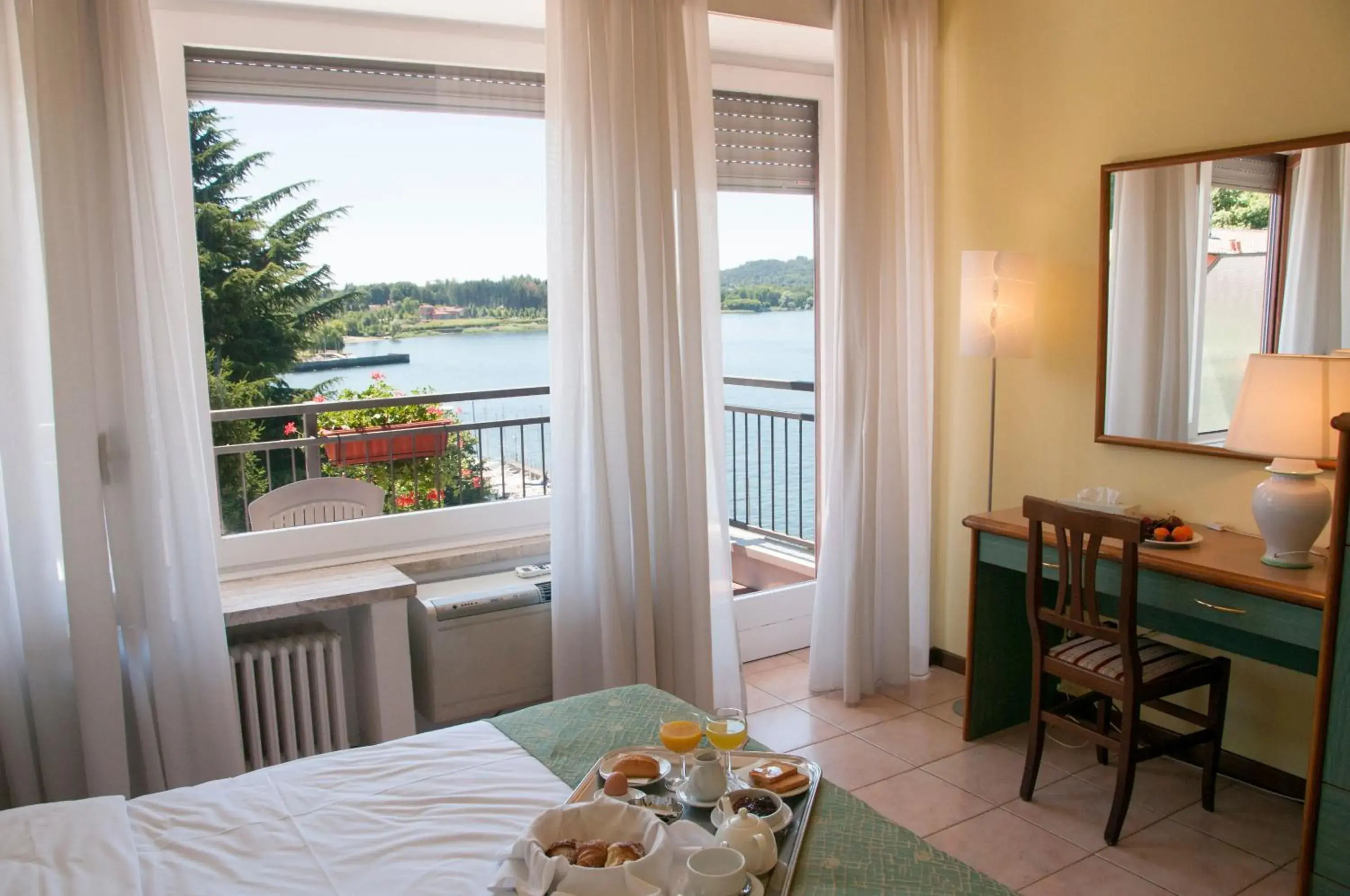 Double Room with Lake View in Hotel Europa Double Room with Lake View in Hotel Europa