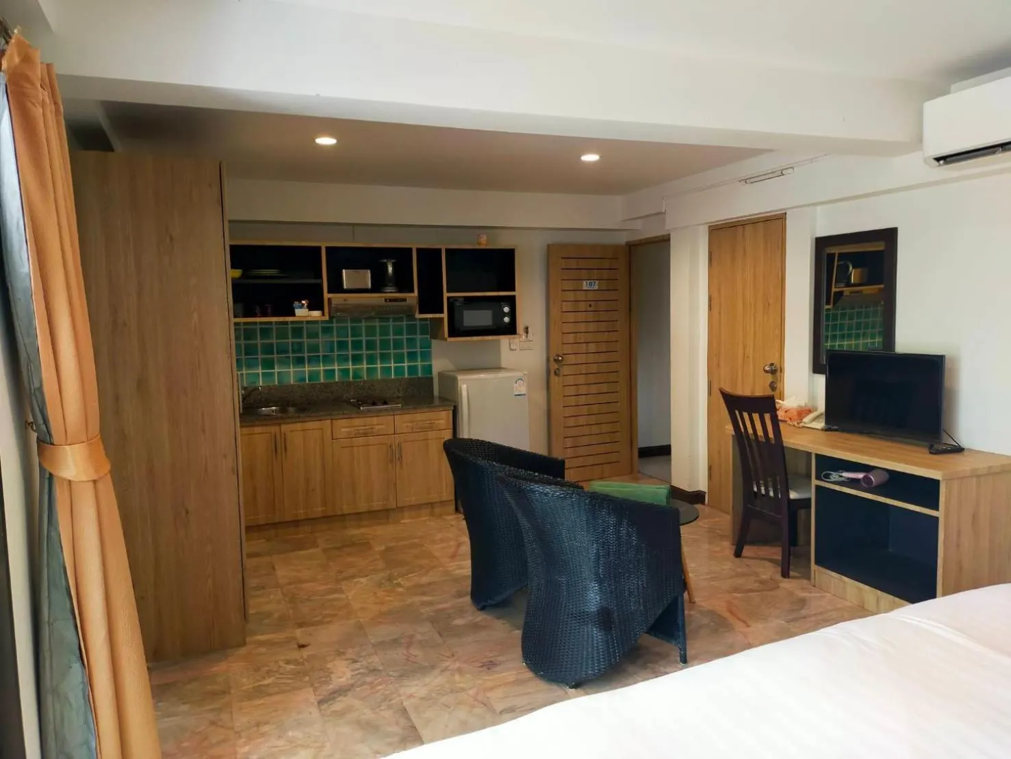 Kamala Beachfront Apartment