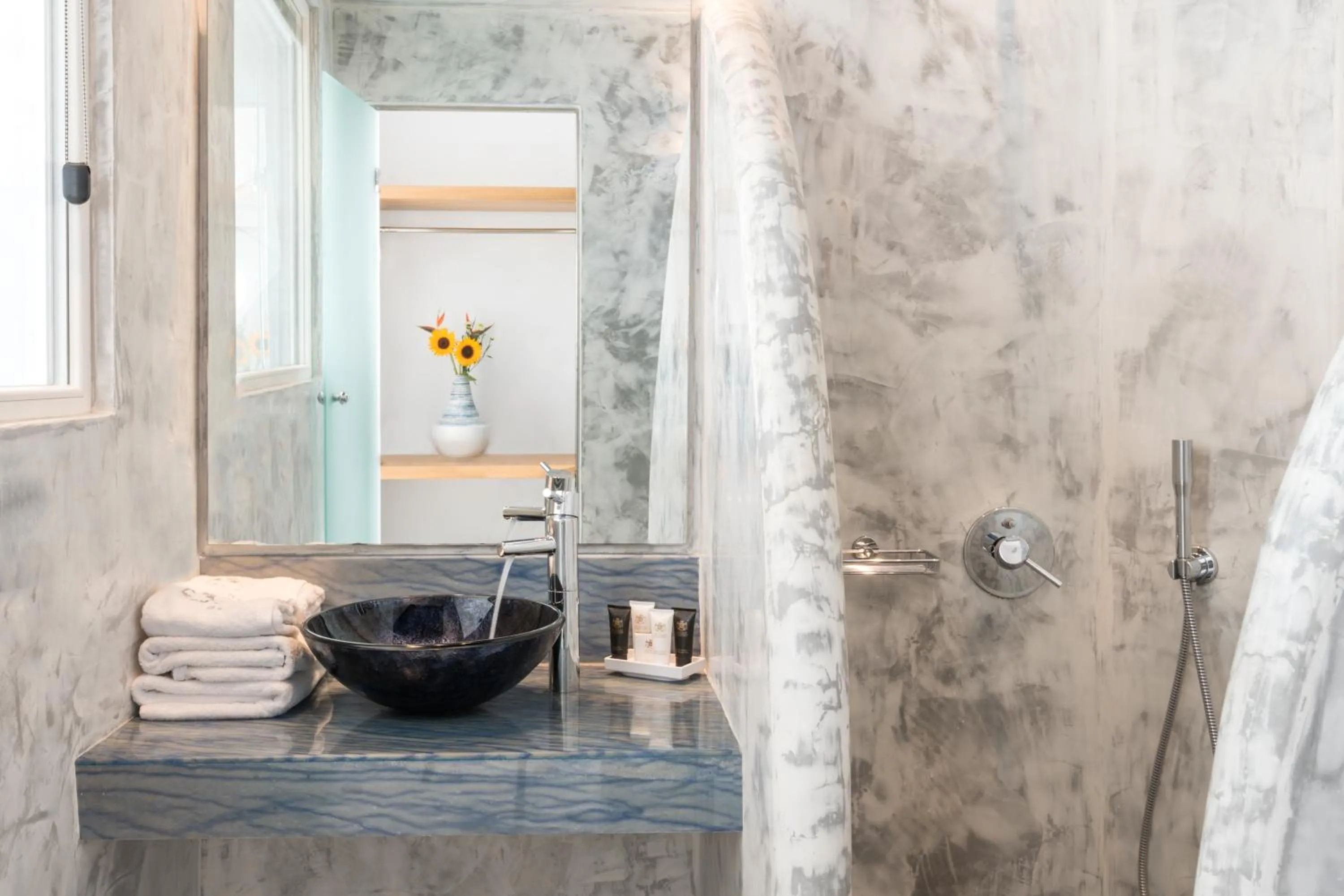 Bathroom in Anteliz Suites
